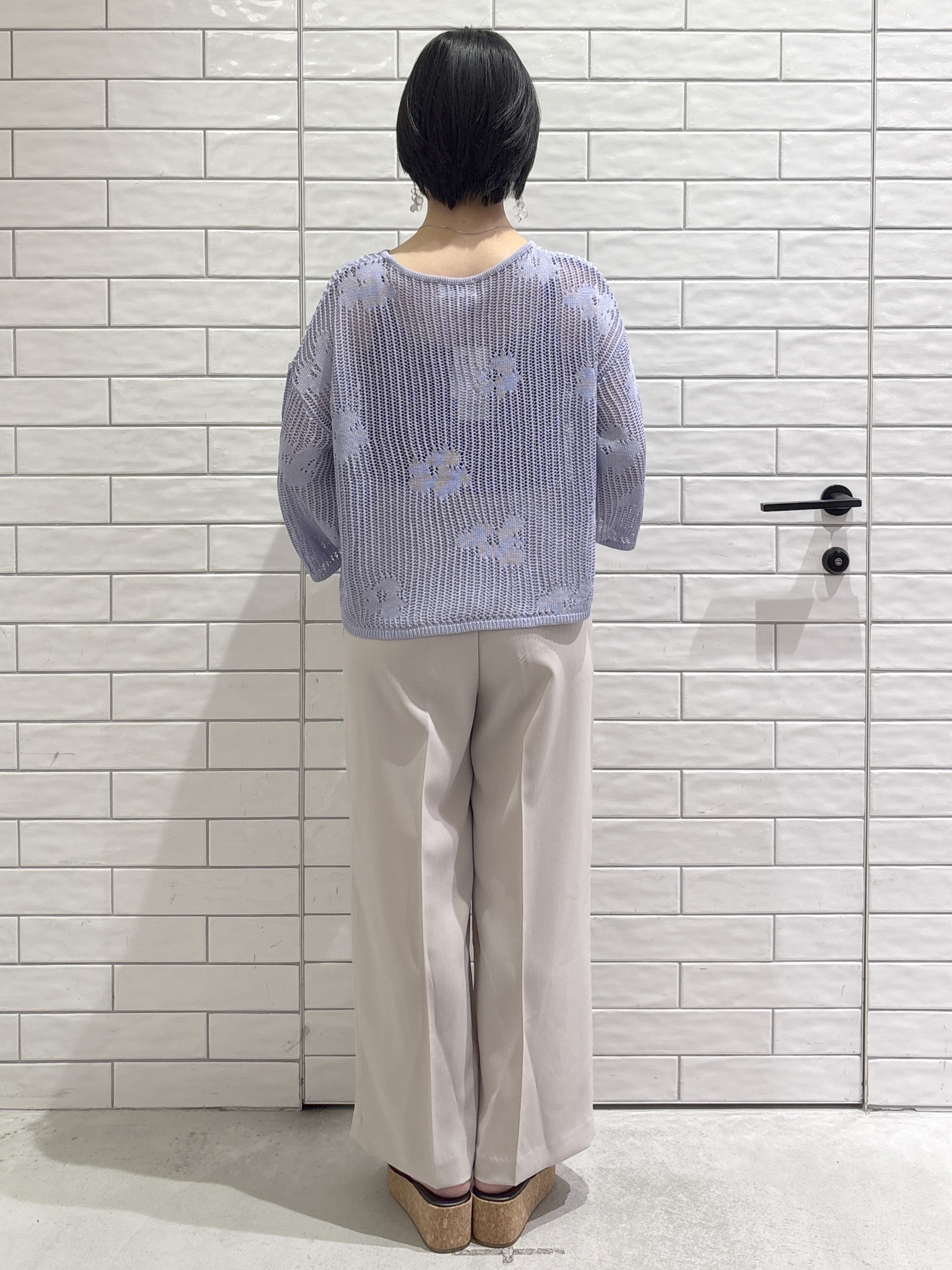 ayumiさんの「OPAQUE.CLIP｜フラワーモチーフメッシュニット【洗濯機OK】」を使ったコーディネート