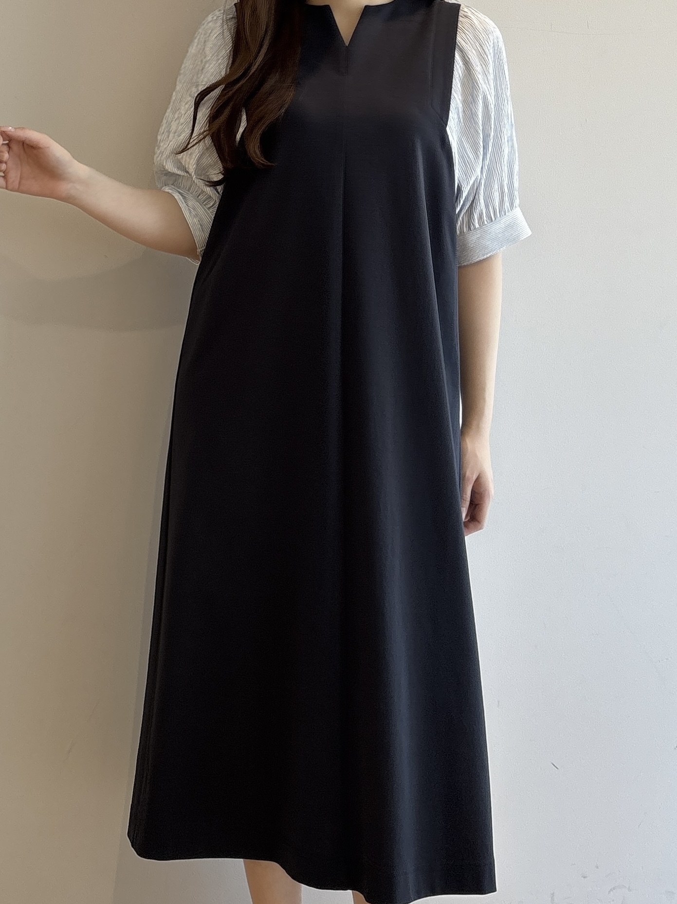 sayaさんの「grove｜高評価！【体型カバー/洗える】袖布帛ポンチワンピース」を使ったコーディネート