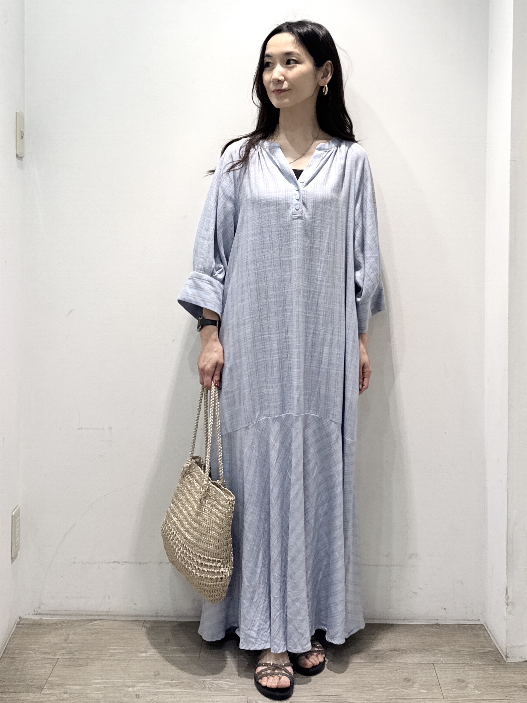 yuicciさんの「OPAQUE.CLIP｜キーネックロングワンピース【洗える】」を使ったコーディネート