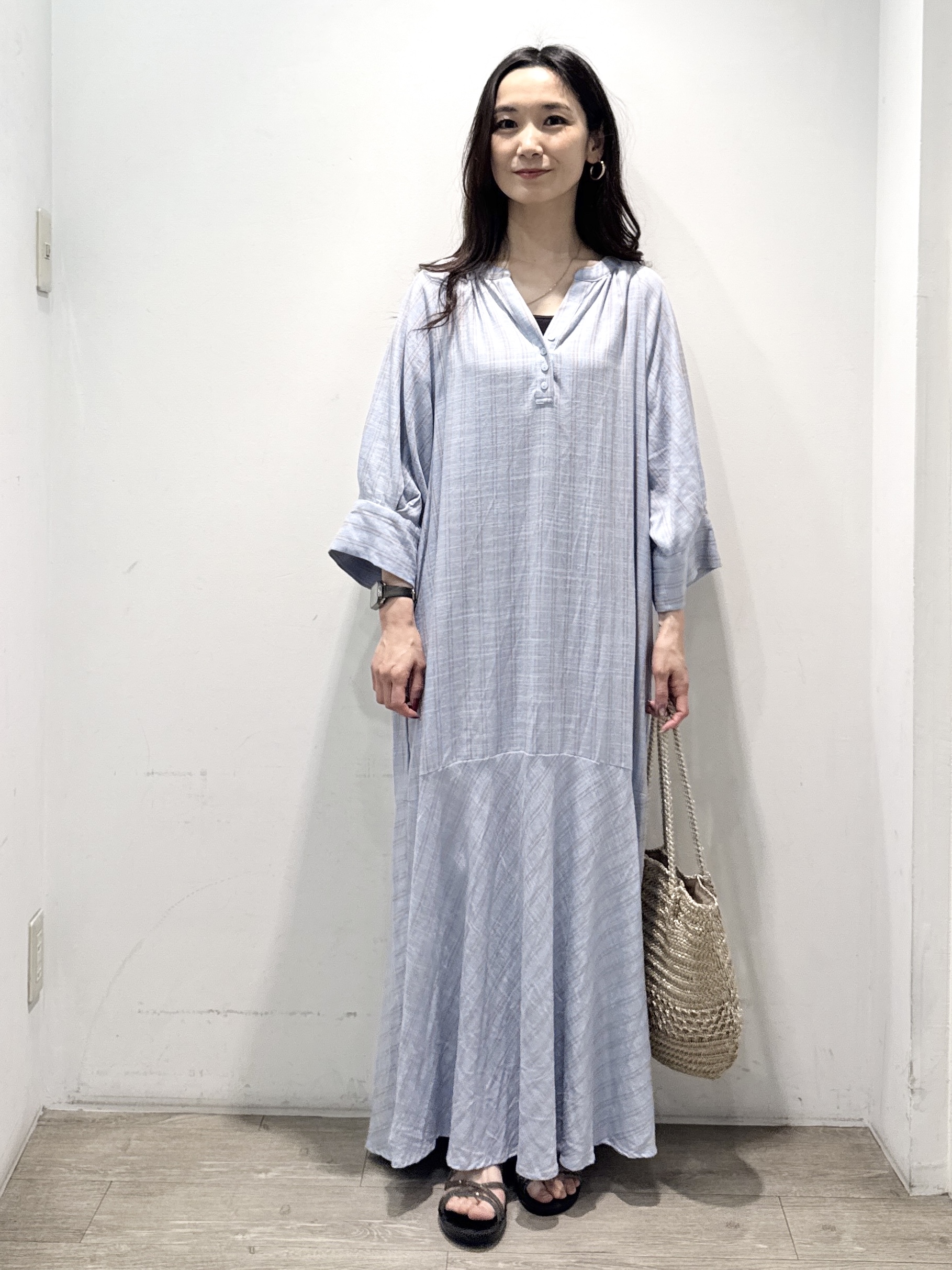 yuicciさんの「OPAQUE.CLIP｜キーネックロングワンピース【洗える】」を使ったコーディネート