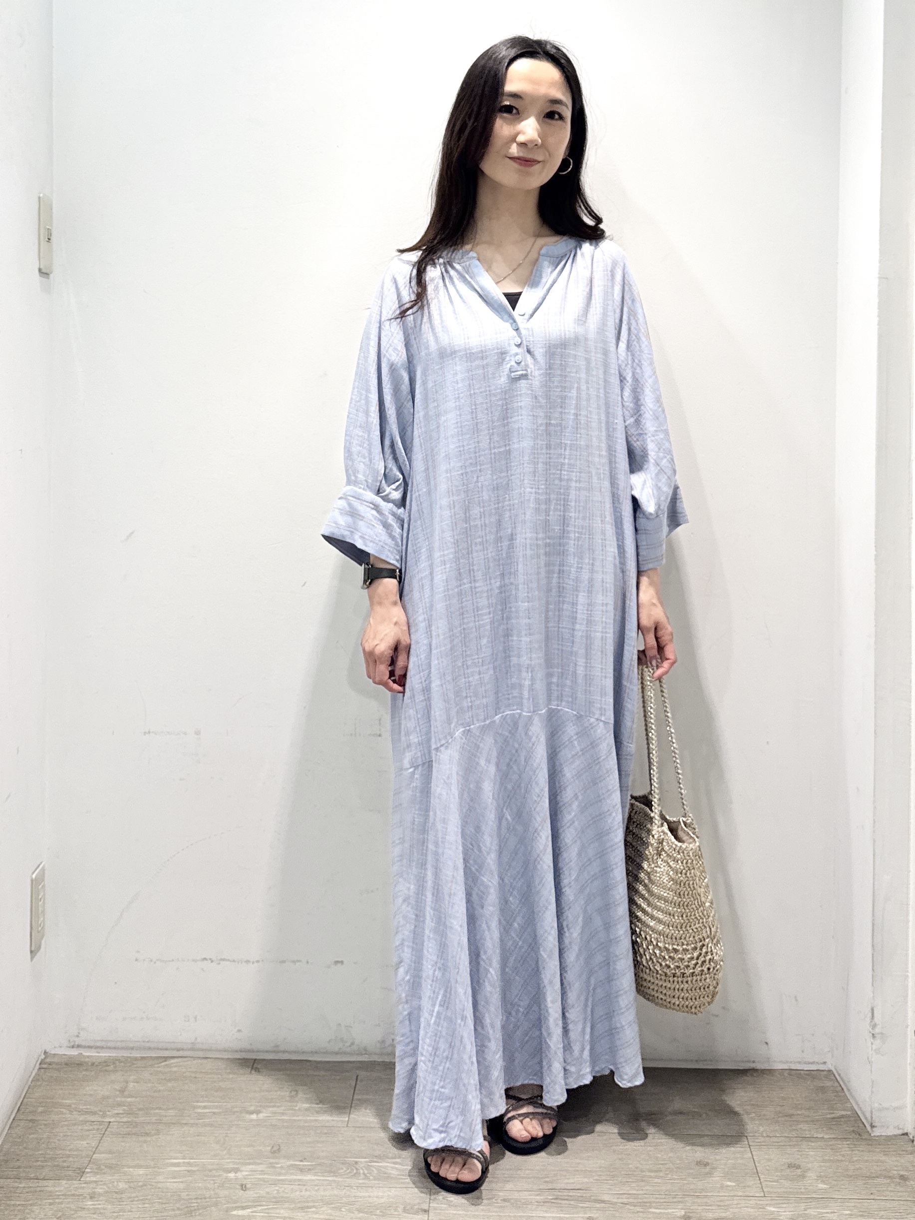 yuicciさんの「OPAQUE.CLIP｜キーネックロングワンピース【洗える】」を使ったコーディネート