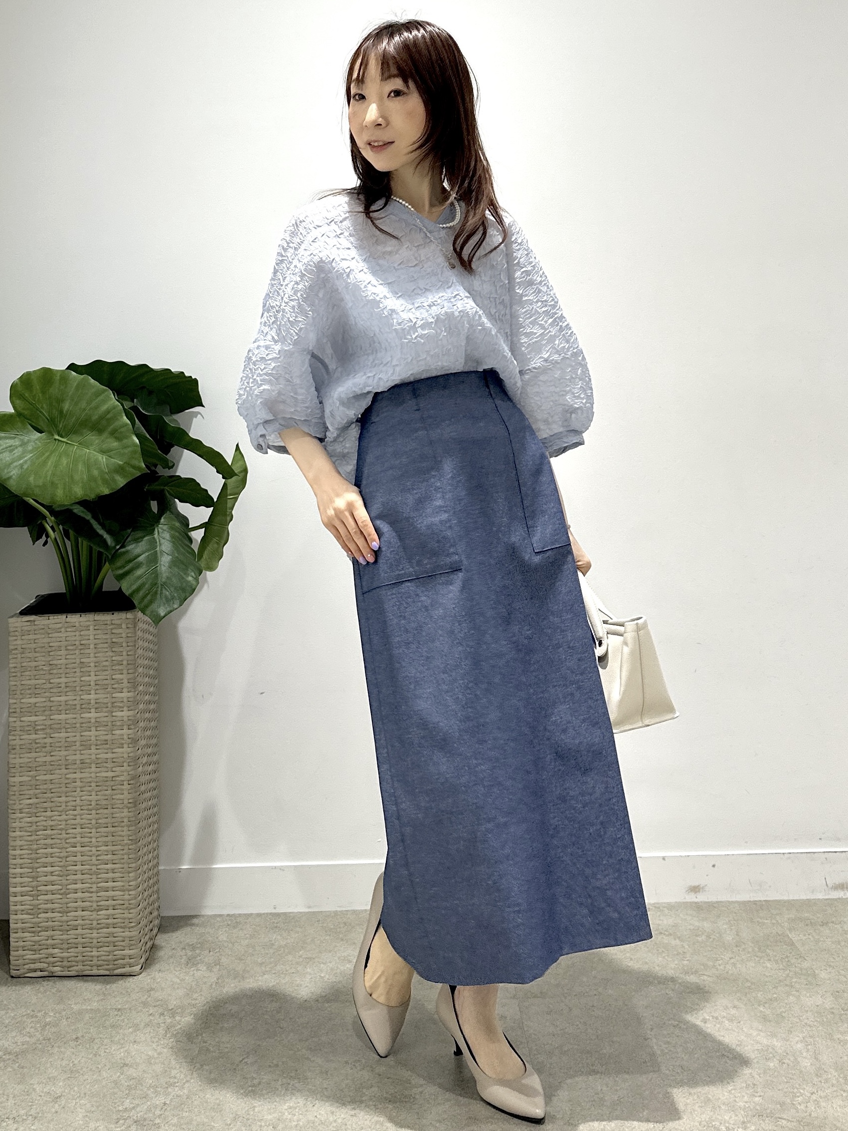 Miwaさんの「UNTITLED｜【洗える】シアーVネックブラウス」を使ったコーディネート