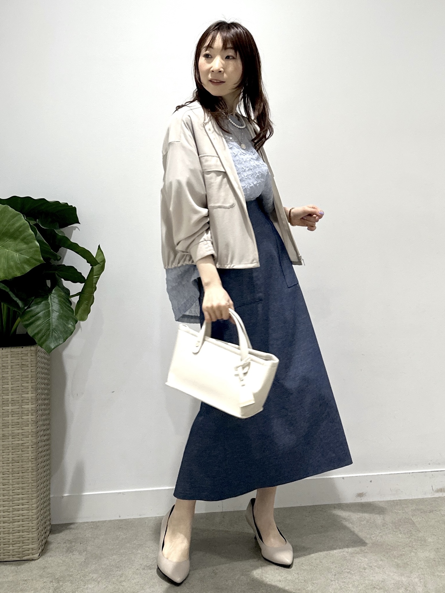 Miwaさんの「UNTITLED｜【洗える】シアーVネックブラウス」を使ったコーディネート