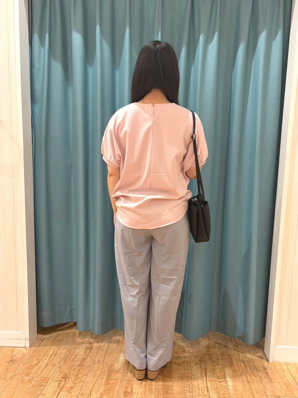 Miさんの「SHOO･LA･RUE｜【洗濯後しわになりにくい】インせず着られる さらっとタッチのドルマンブラウス」を使ったコーディネート