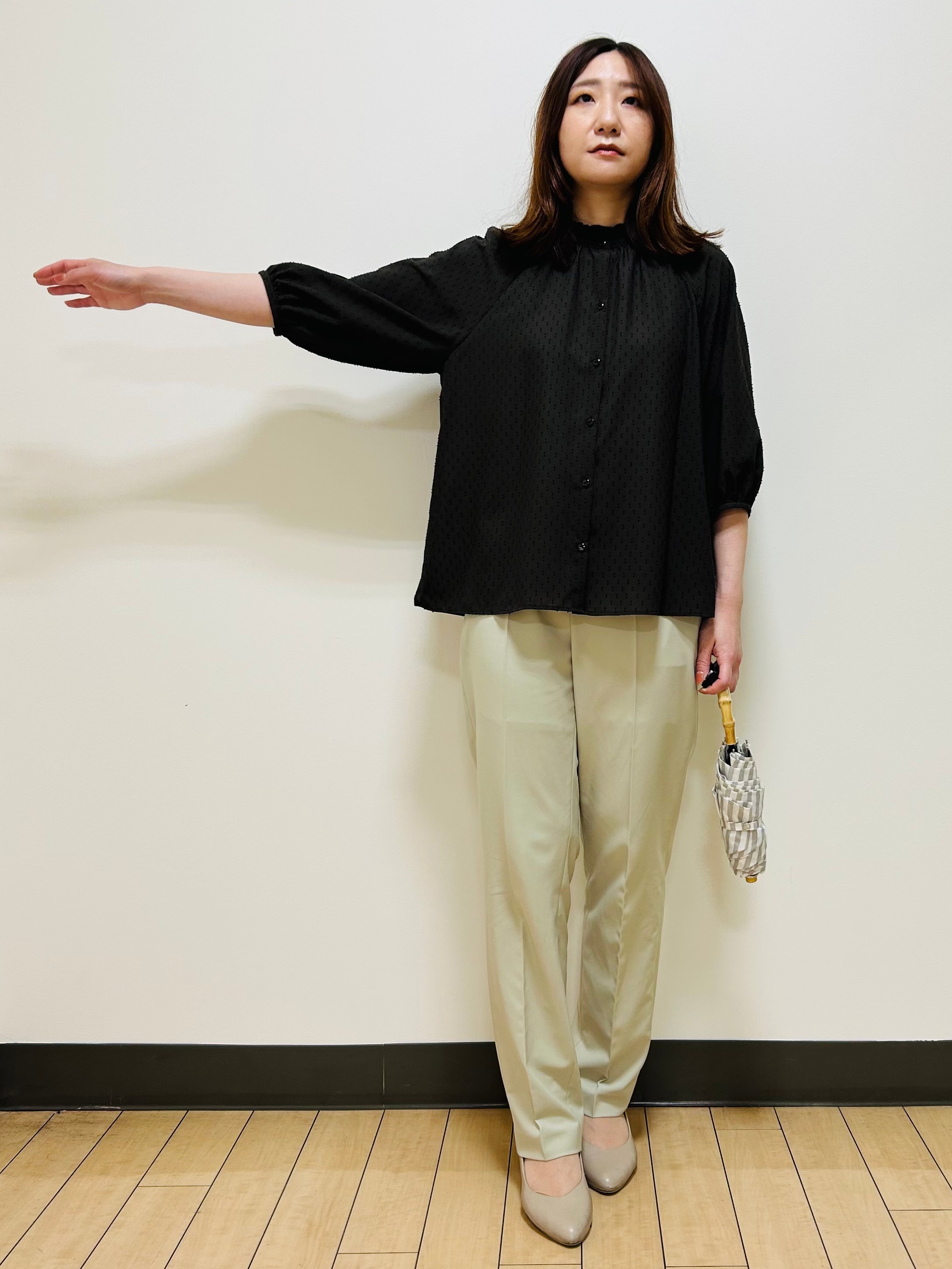 miiiさんの「Reflect｜プチハイネック フリルデザインブラウス」を使ったコーディネート