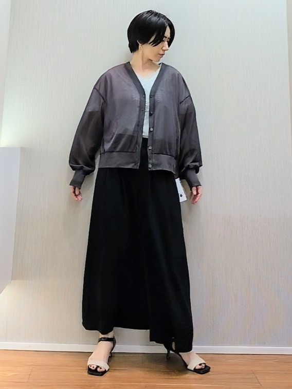 ミズタさんの「UNTITLED｜【7色展開/ゆったり/ショート丈】シアートリコットカーディガン」を使ったコーディネート