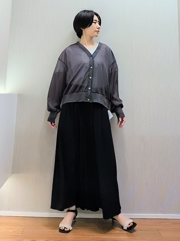 ミズタさんの「UNTITLED｜【7色展開/ゆったり/ショート丈】シアートリコットカーディガン」を使ったコーディネート