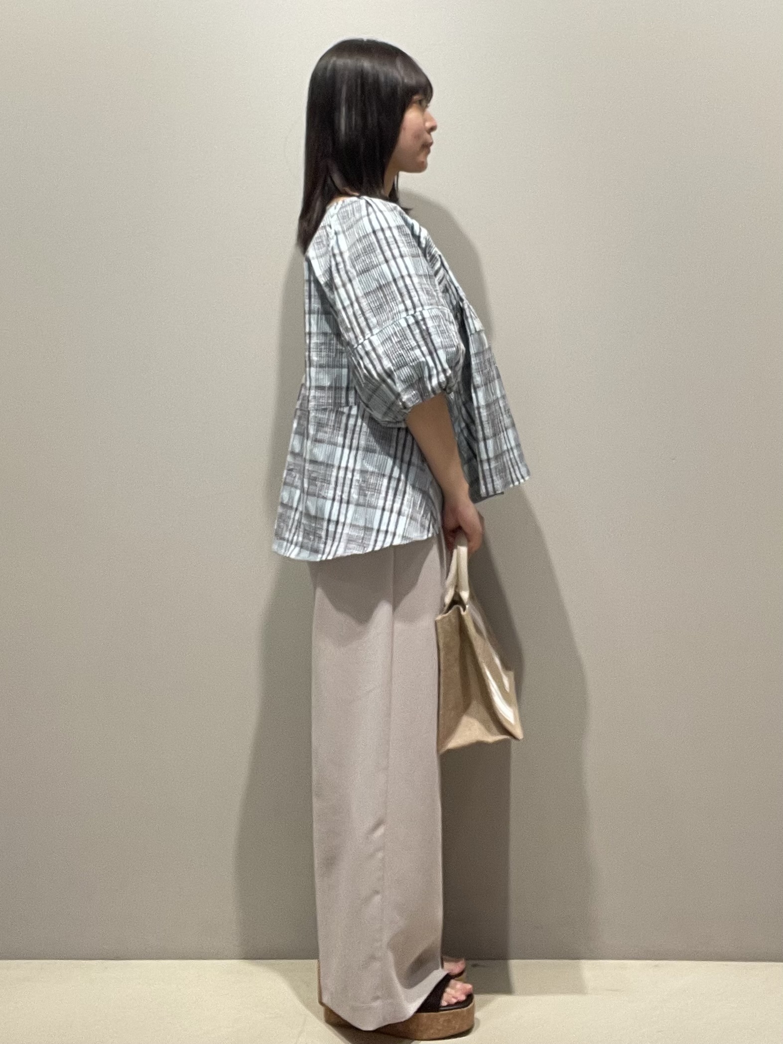 mikiさんの「OPAQUE.CLIP｜チェック柄ペプラムブラウス【洗濯機OK】」を使ったコーディネート