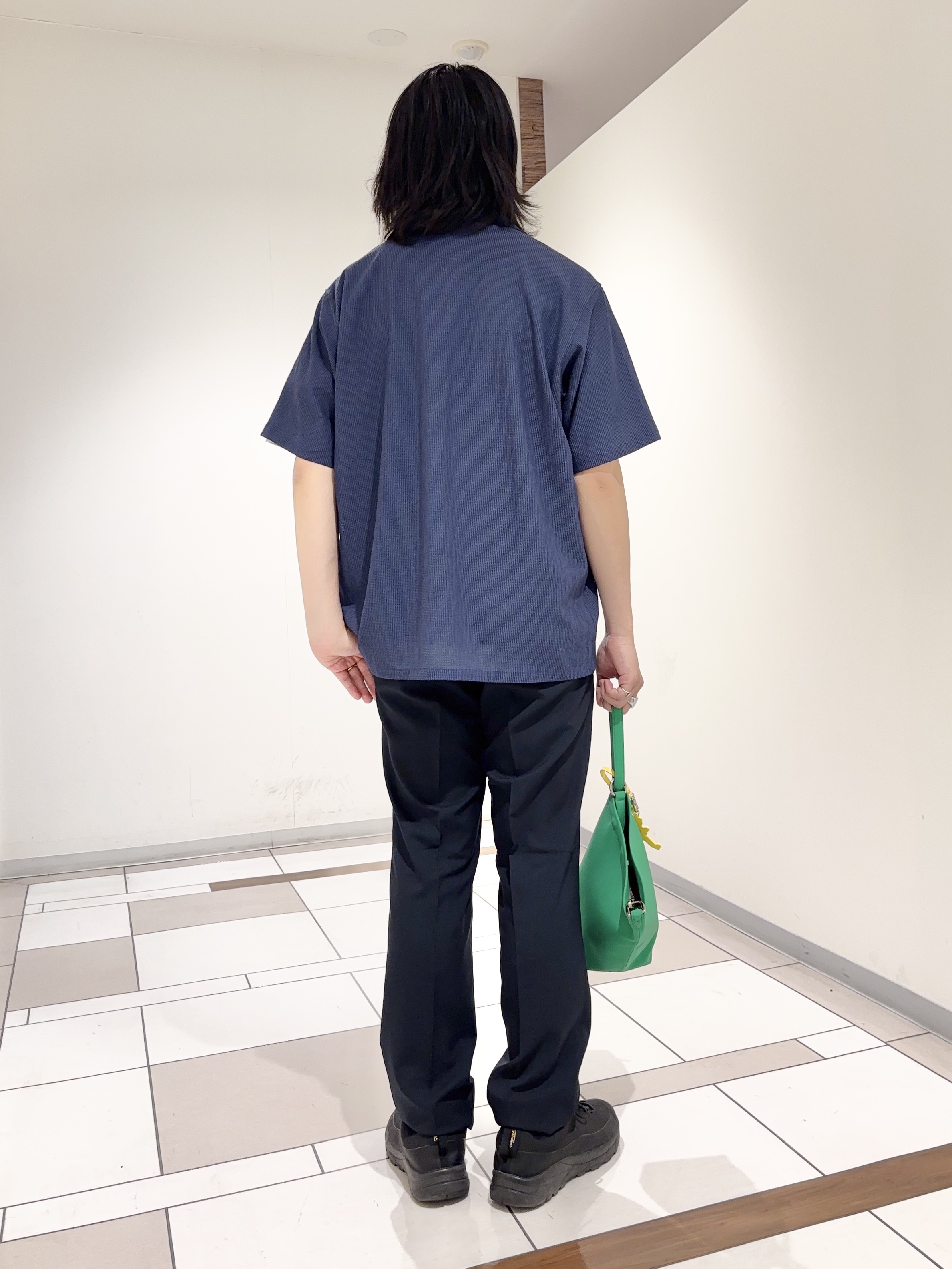 及川さんの「TAKEO KIKUCHI｜【通気性】トリコットサッカー オープンカラー シャツ」を使ったコーディネート