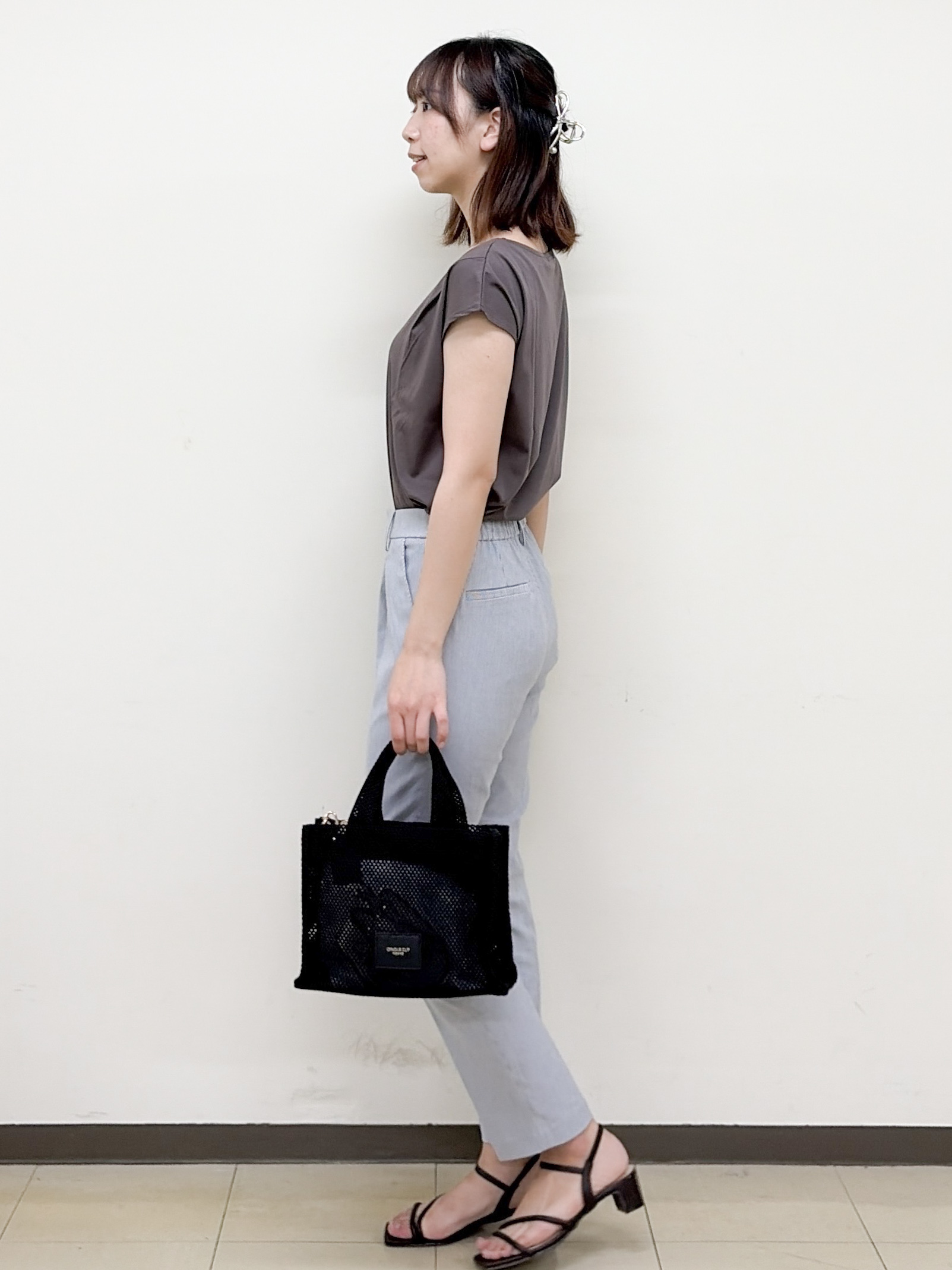 yurinaさんの「index｜【接触冷感】ビジューキーネックフレンチトップス《UVケア／洗濯機OK／XS～3L／8col》」を使ったコーディネート