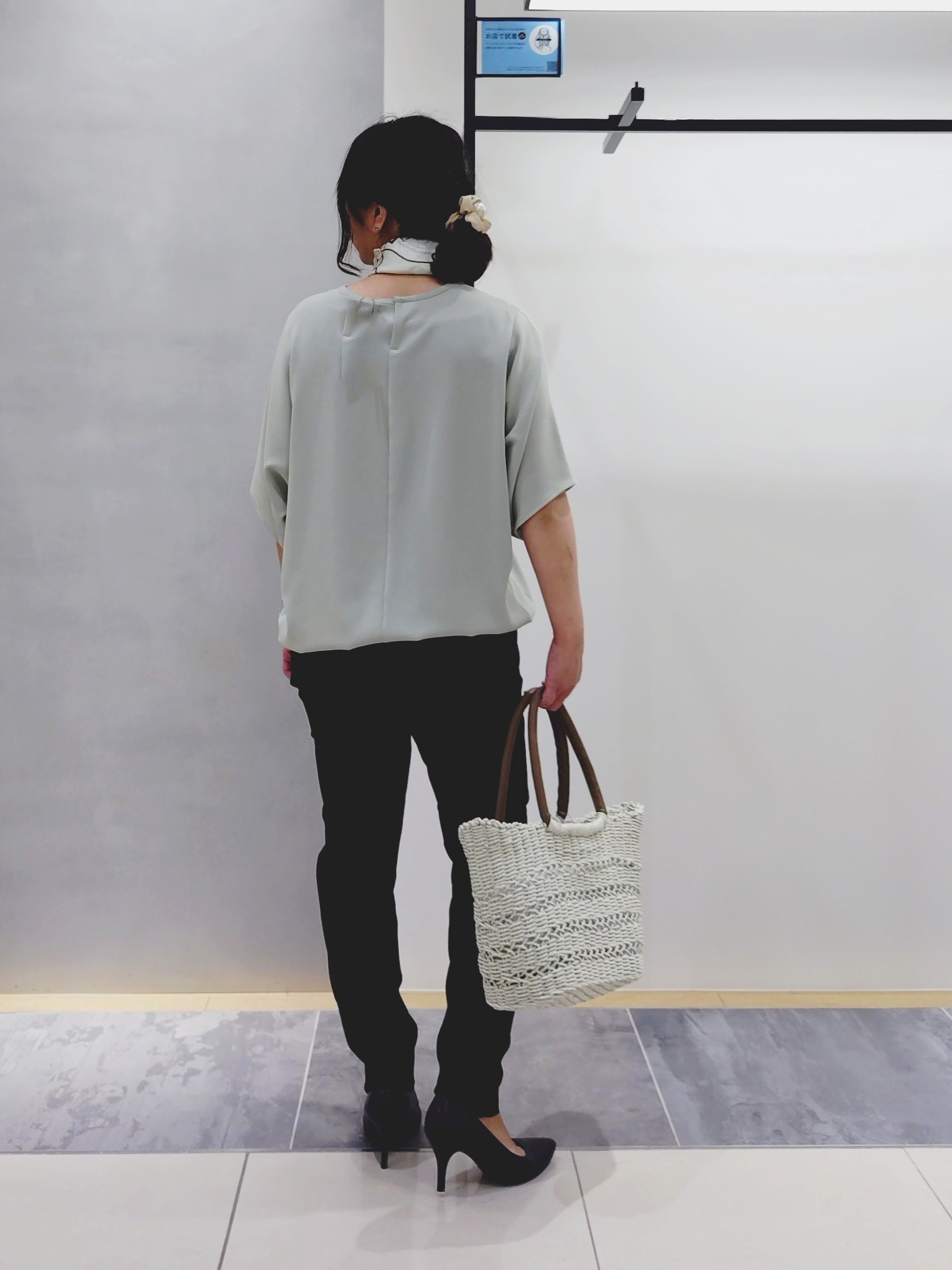 TOMOMIさんの「INDIVI｜【洗える／2WAY／裾ドロスト付き】 ドルマンスリーブチュニックトップス」を使ったコーディネート