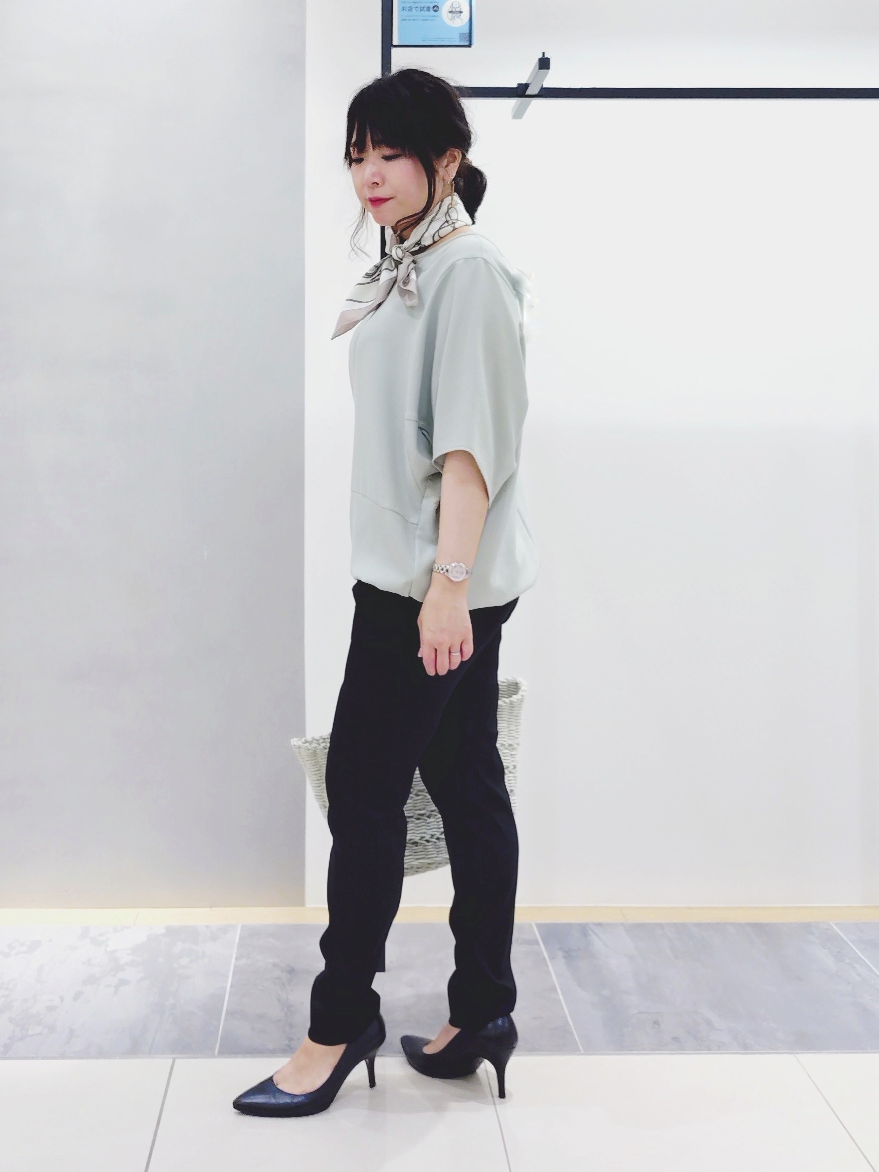 TOMOMIさんの「INDIVI｜【洗える／2WAY／裾ドロスト付き】 ドルマンスリーブチュニックトップス」を使ったコーディネート
