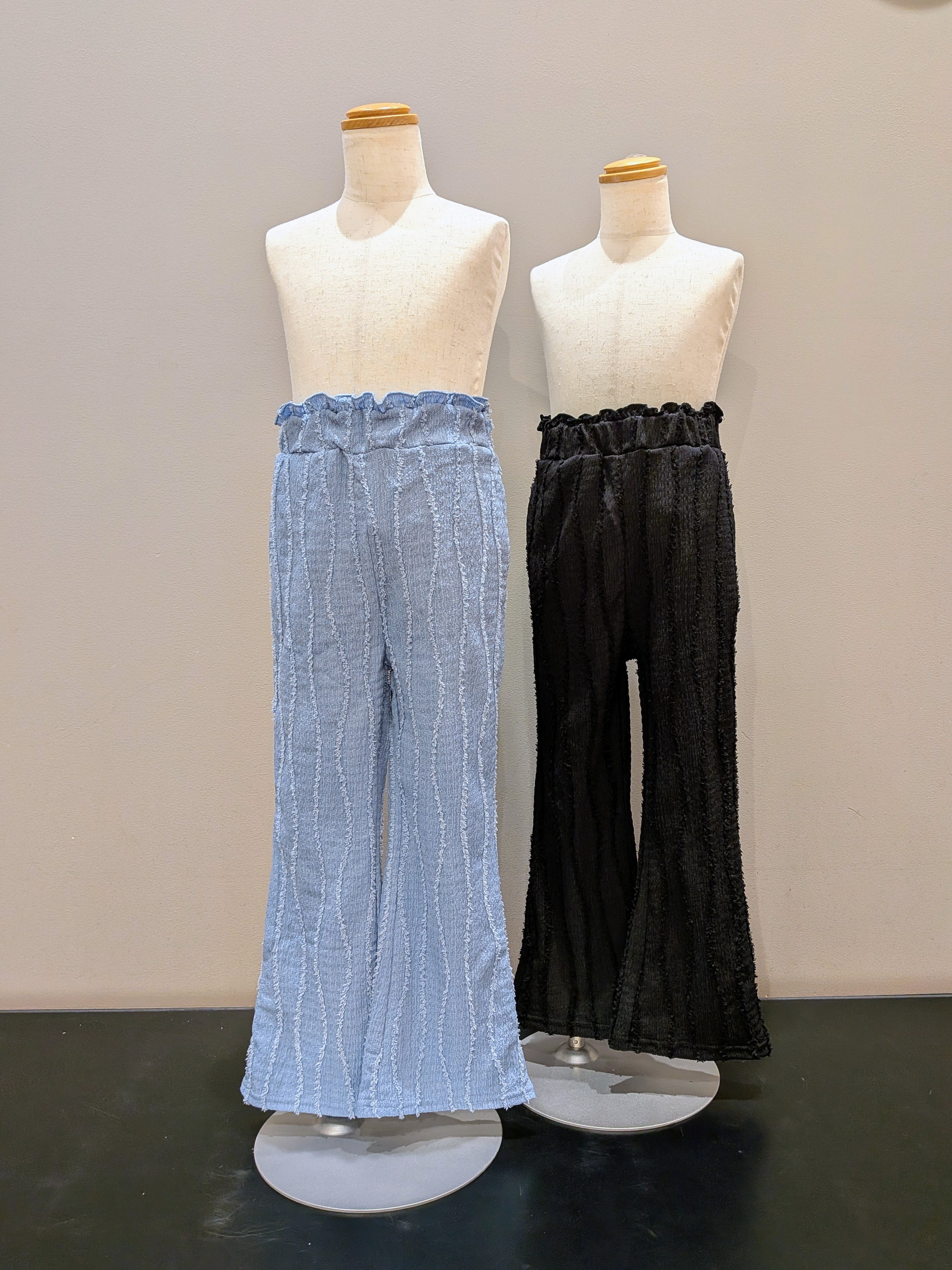 vacheさんの「SHOO･LA･RUE｜【100-150cm】フリンジジャカードフリルカットソー」を使ったコーディネート