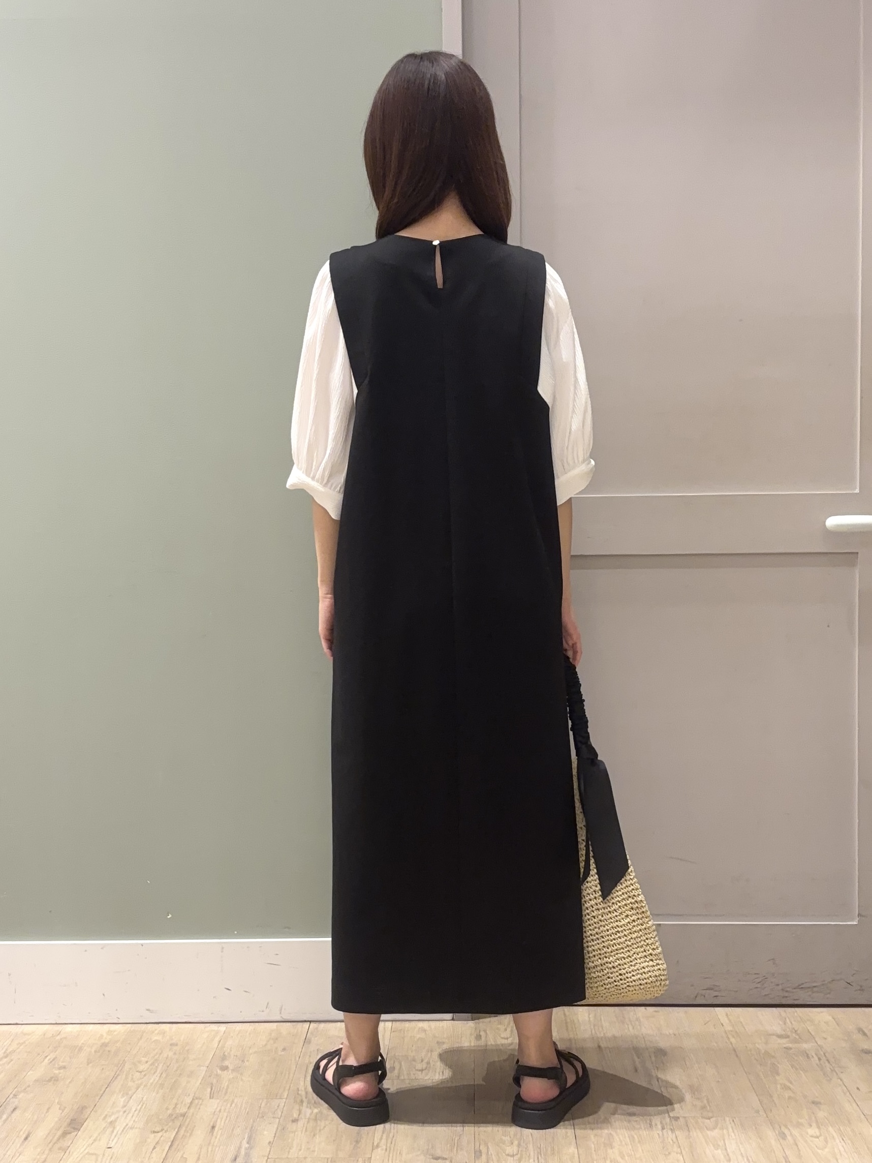 しばみさんの「grove｜高評価！【体型カバー/洗える】袖布帛ポンチワンピース」を使ったコーディネート