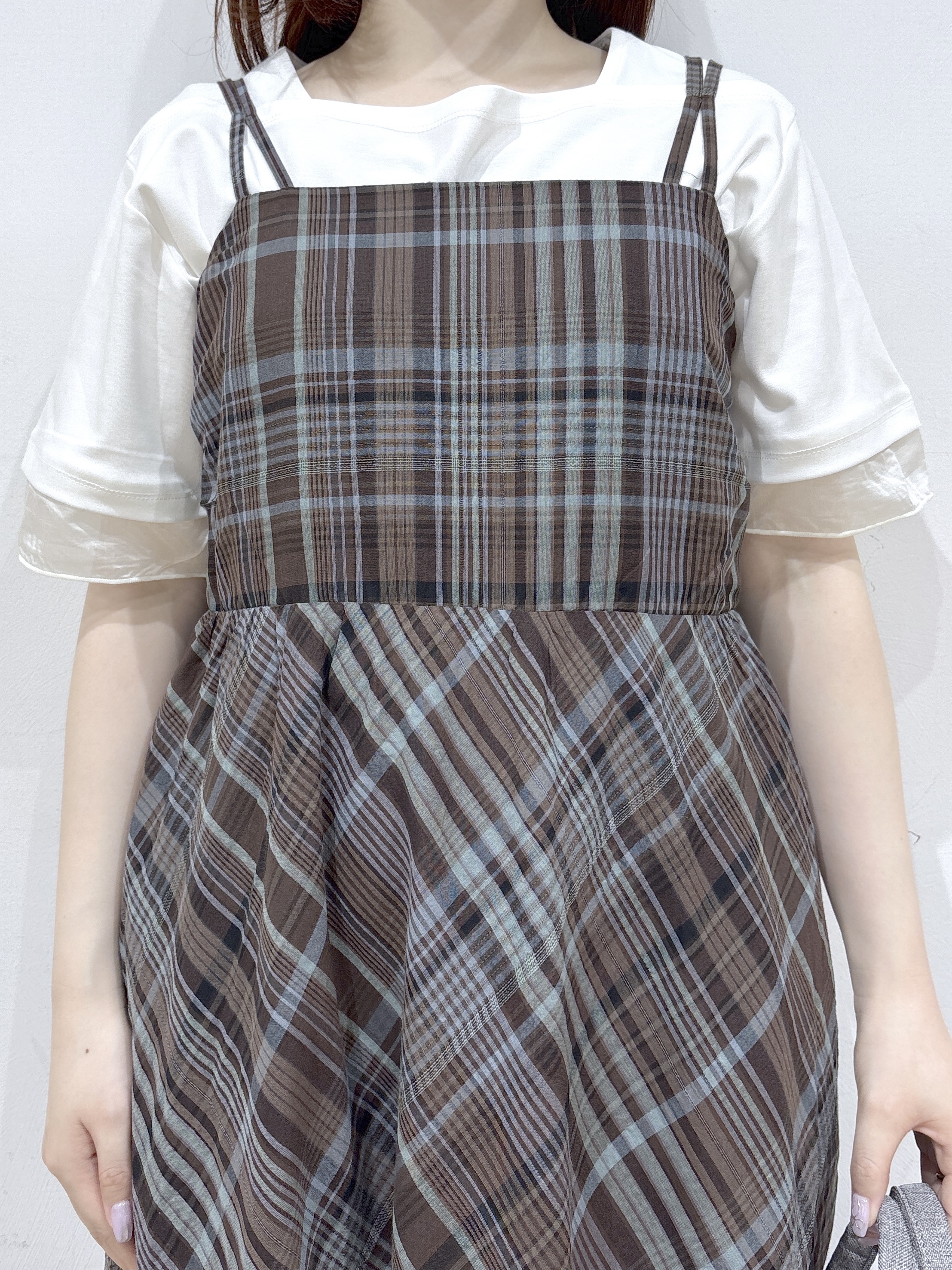 るーさんの「grove｜【二の腕カバー/UVカット】袖口シアースクエアネックTシャツ」を使ったコーディネート