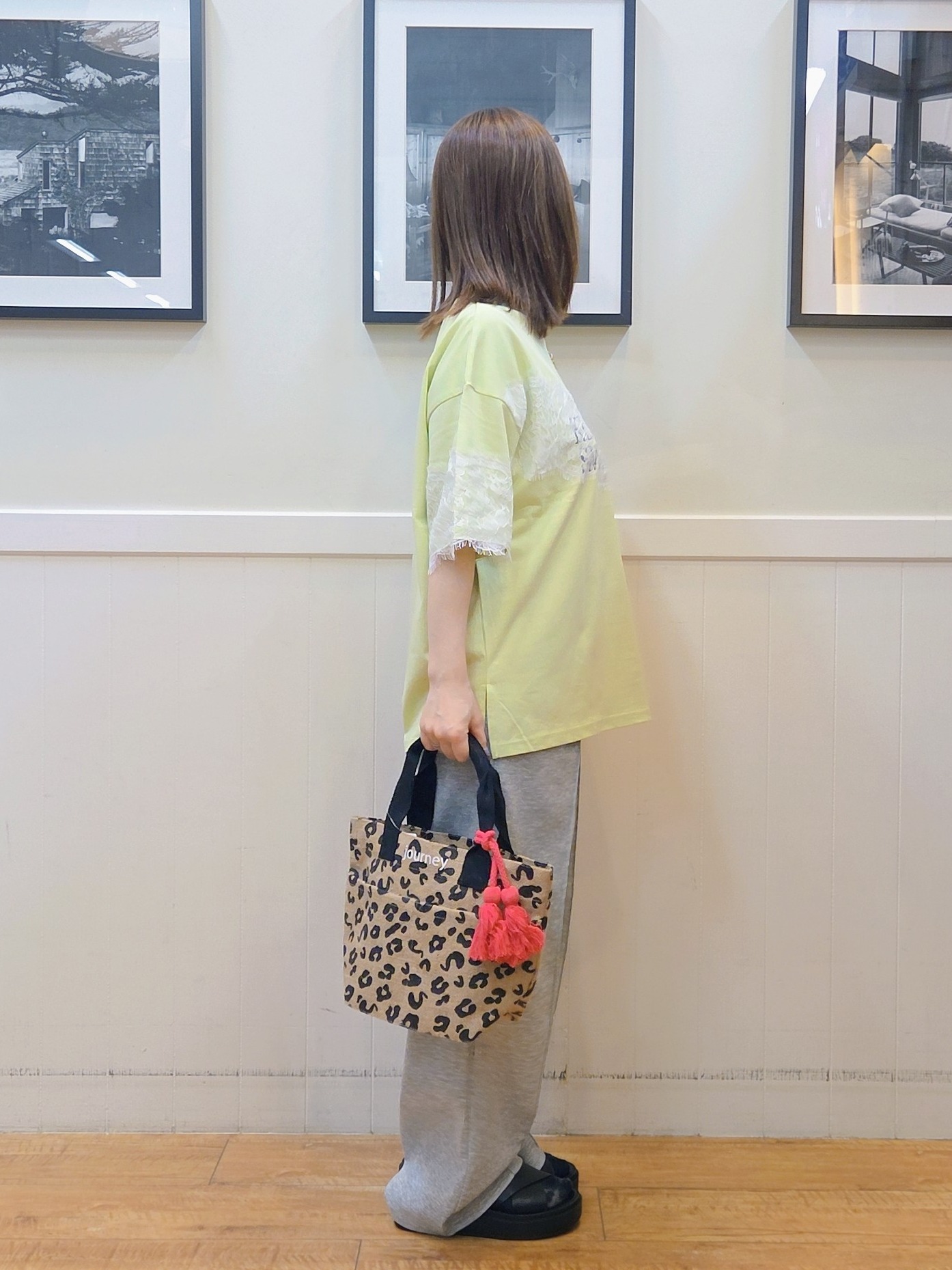 nao.さんの「SHOO･LA･RUE｜【洗濯機可】レースデザインでこなれ見え ロゴプリントTシャツ」を使ったコーディネート