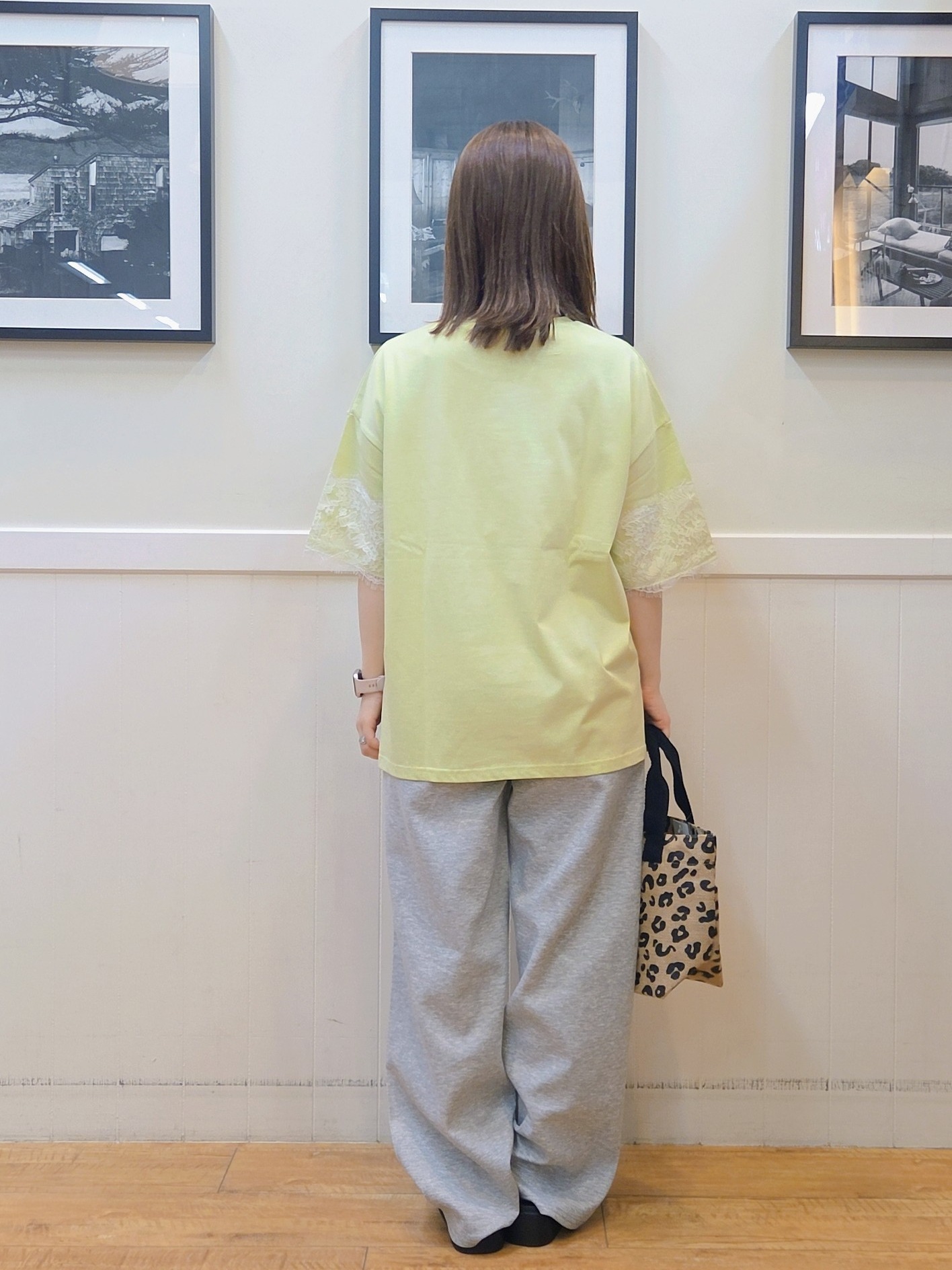 nao.さんの「SHOO･LA･RUE｜【洗濯機可】レースデザインでこなれ見え ロゴプリントTシャツ」を使ったコーディネート