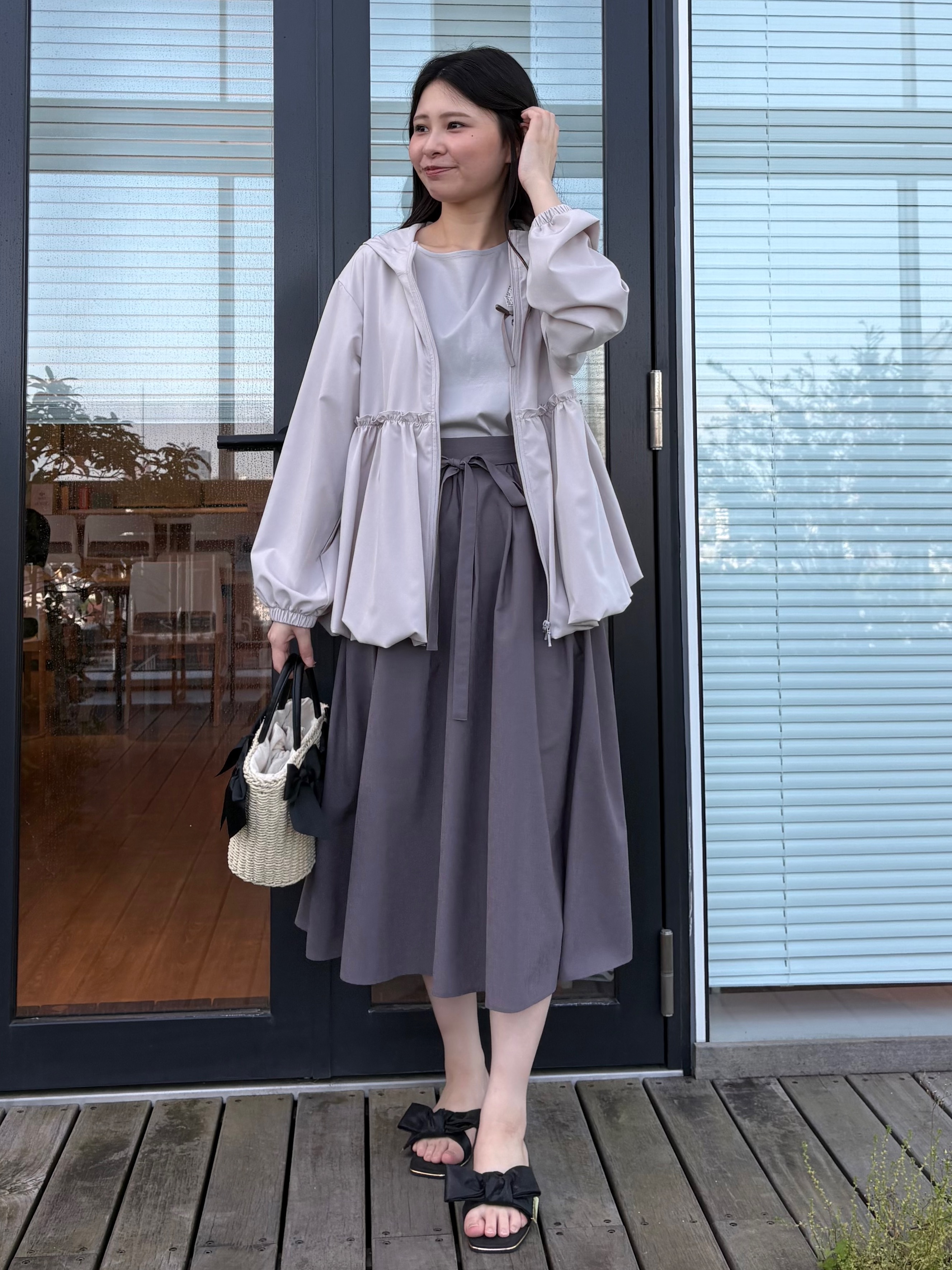 AOIさんの「Couture brooch｜【UVカット・吸水速乾・撥水加工】フリル ラッシュガード」を使ったコーディネート