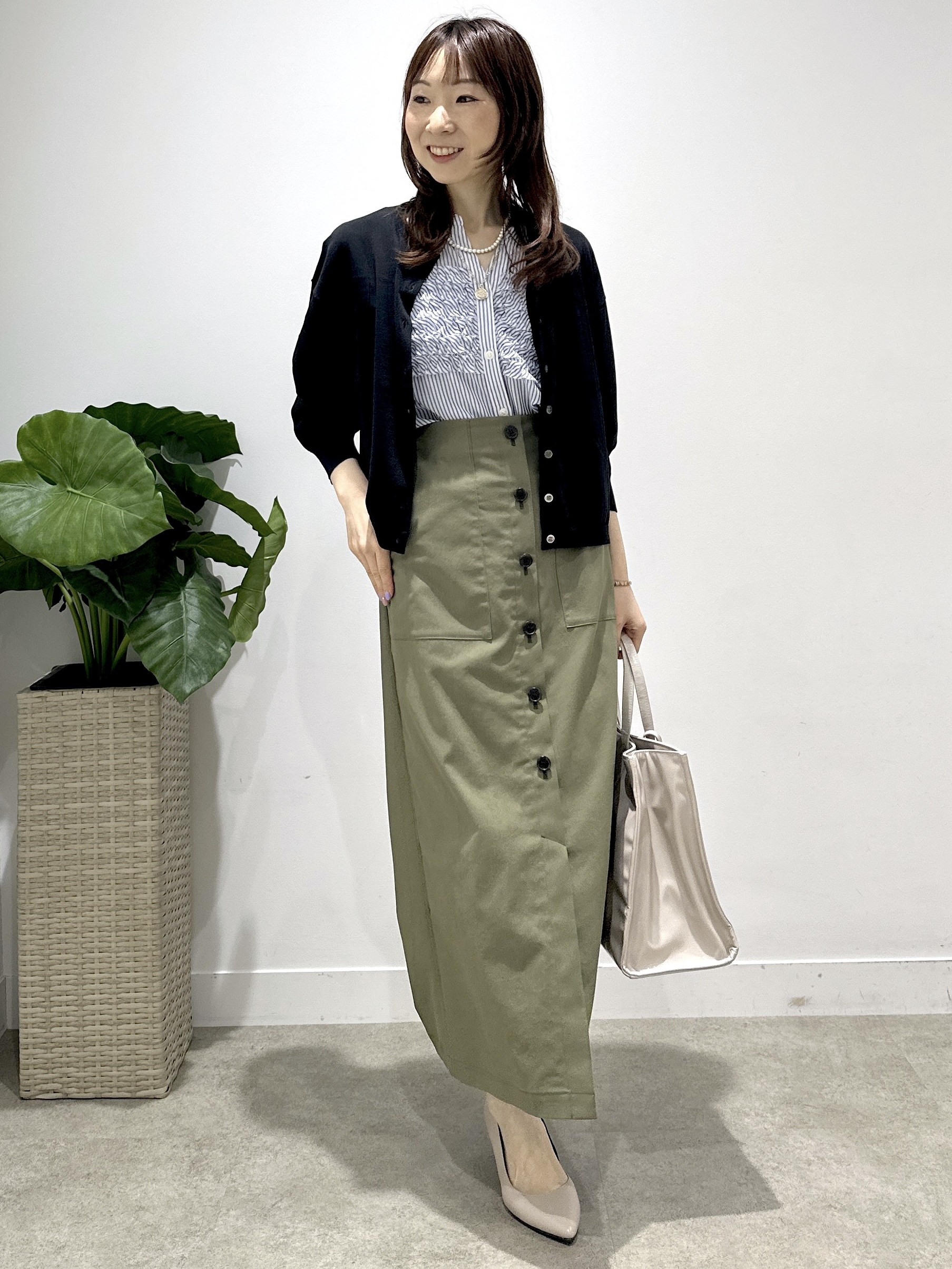 Miwaさんの「UNTITLED｜【接触冷感/通気性/洗える】フロントフリルブラウス」を使ったコーディネート