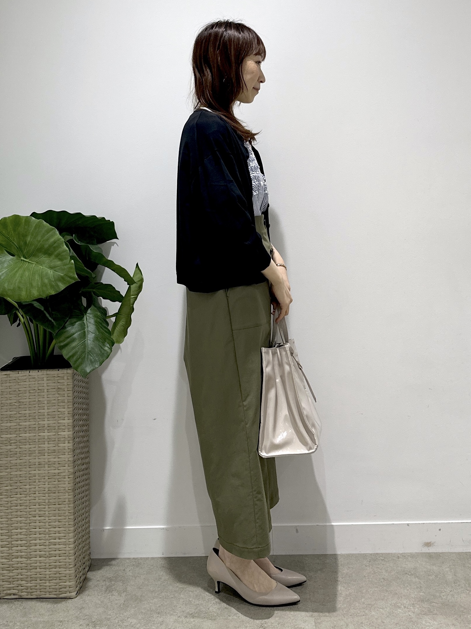 Miwaさんの「UNTITLED｜【接触冷感/通気性/洗える】フロントフリルブラウス」を使ったコーディネート
