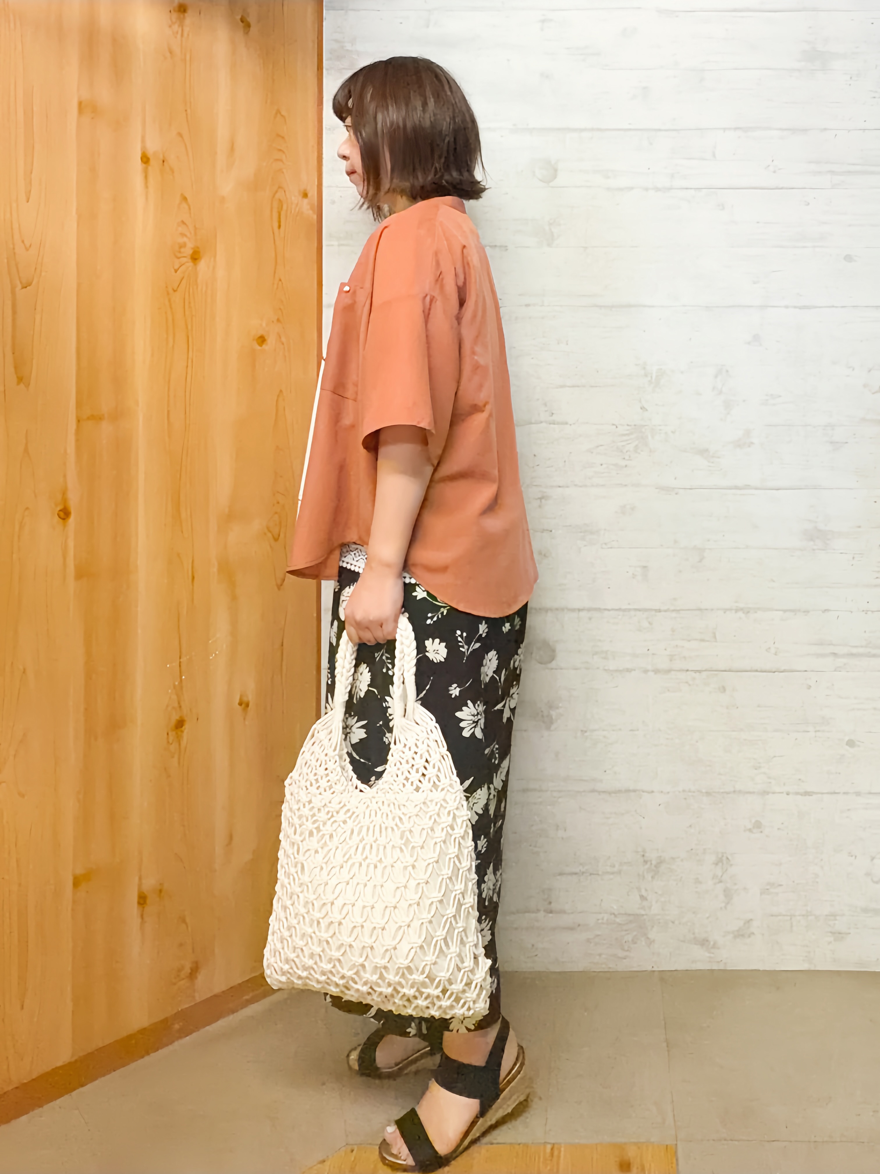yocchiさんの「SHOO･LA･RUE｜【洗濯機可/S-LL】大人の抜け感 ゆるっと5分袖シャツ」を使ったコーディネート