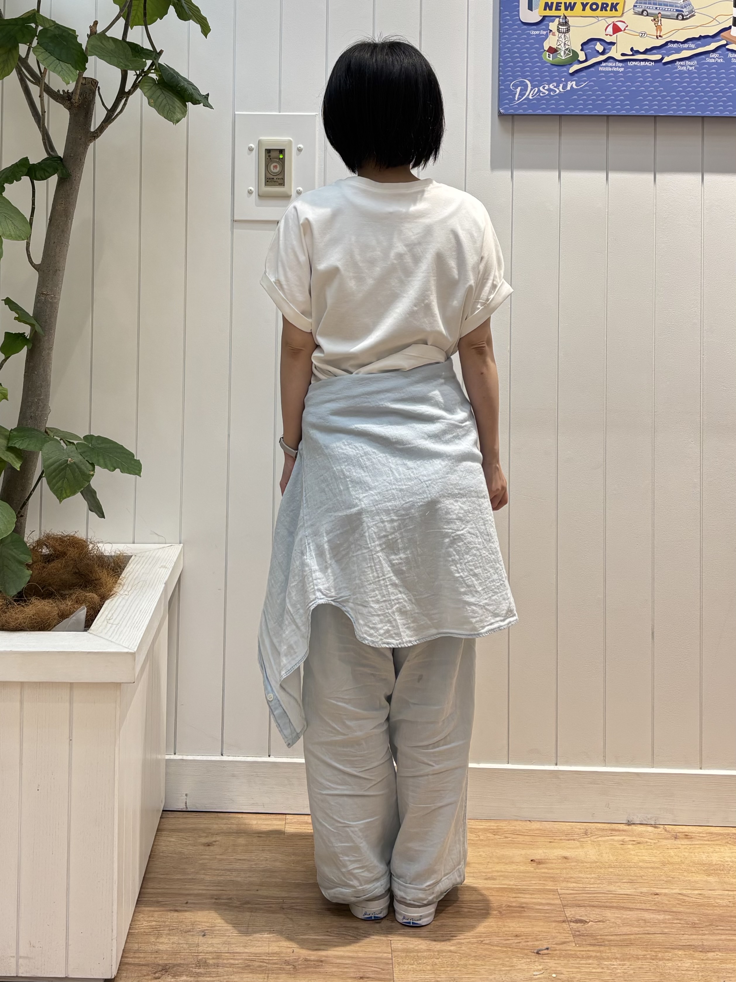 OKADAさんの「Dessin｜【洗える】美光沢カットソーロゴTシャツ」を使ったコーディネート