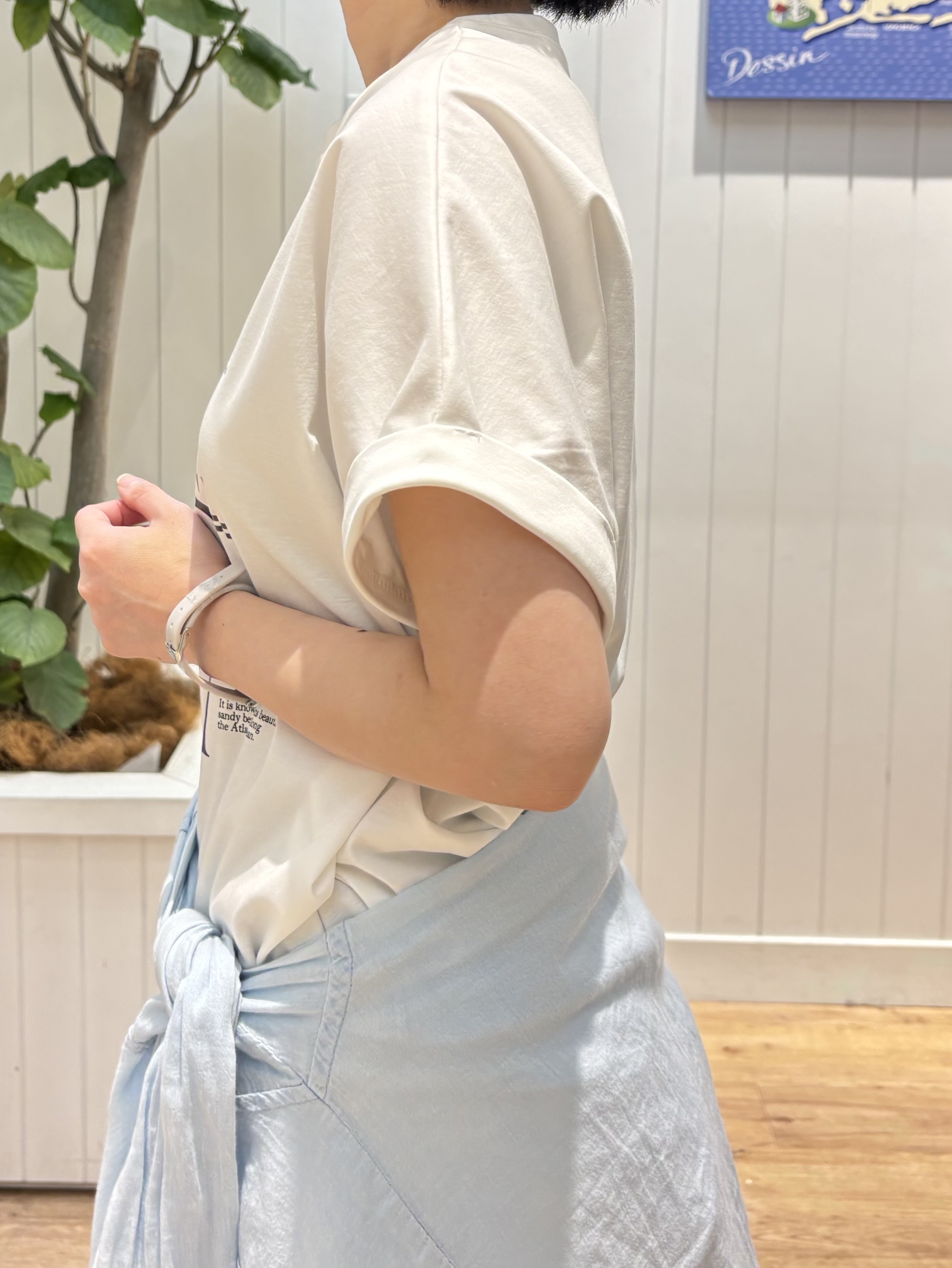OKADAさんの「Dessin｜【洗える】美光沢カットソーロゴTシャツ」を使ったコーディネート