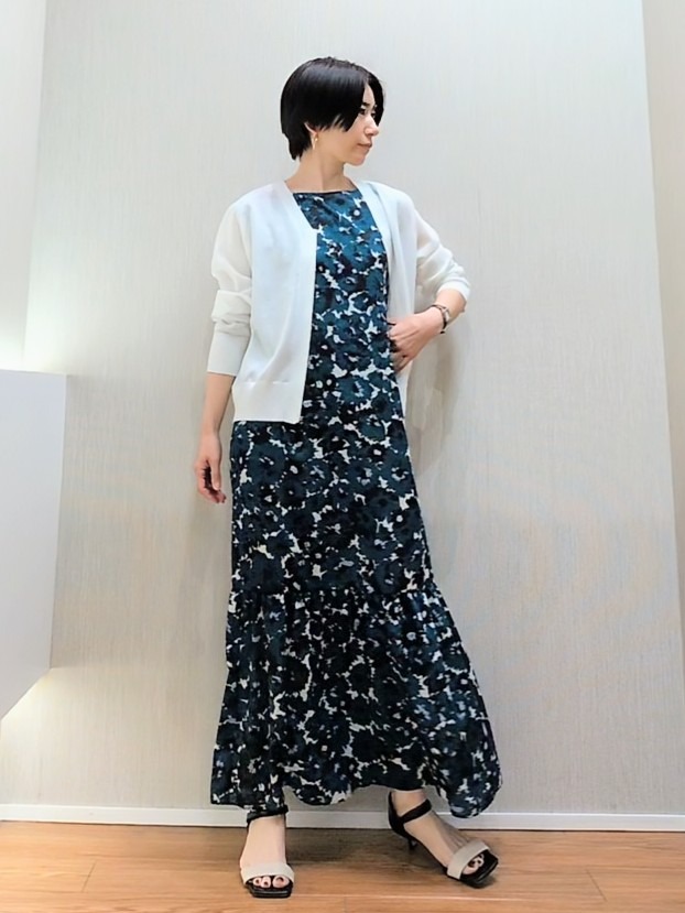 ミズタさんの「UNTITLED｜【アンサンブル可/日除け・冷房対策】シアーレーヨンZIPカーディガン」を使ったコーディネート