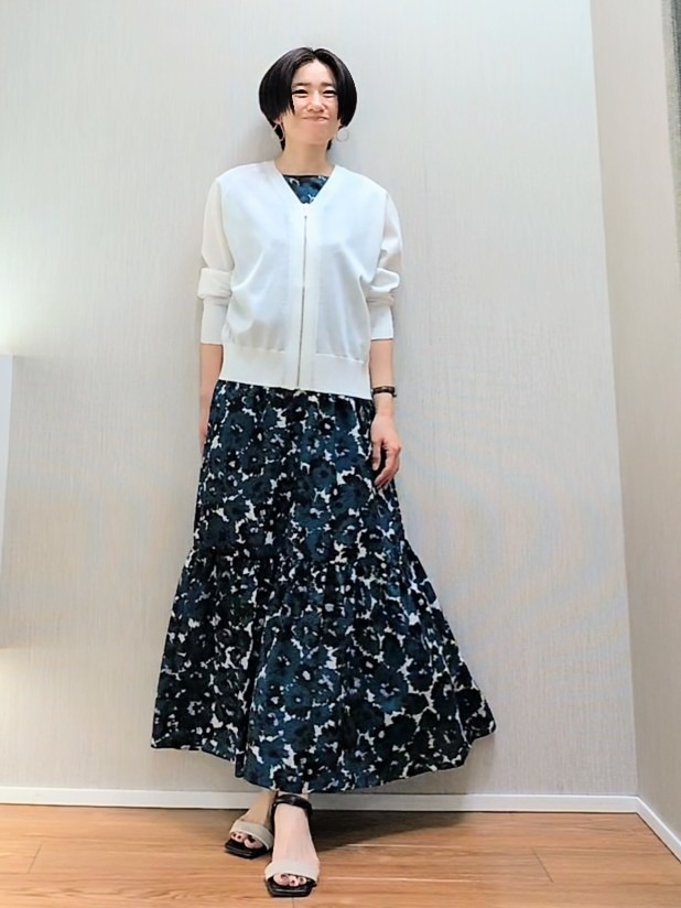 ミズタさんの「UNTITLED｜【アンサンブル可/日除け・冷房対策】シアーレーヨンZIPカーディガン」を使ったコーディネート