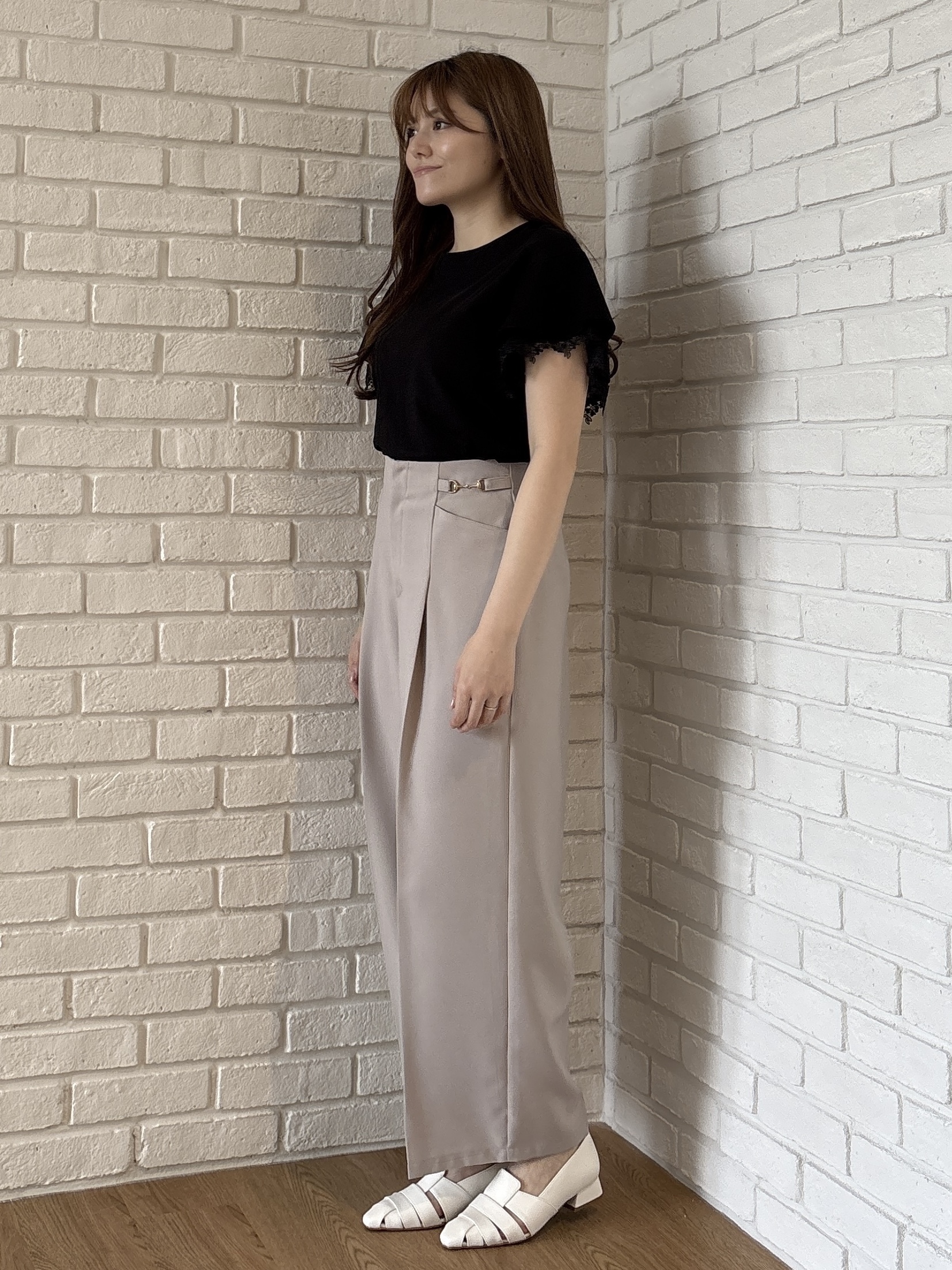 sayaさんの「grove｜【二の腕カバー、UV】涼しく華やかに、レースレイヤードスリーブTシャツ」を使ったコーディネート