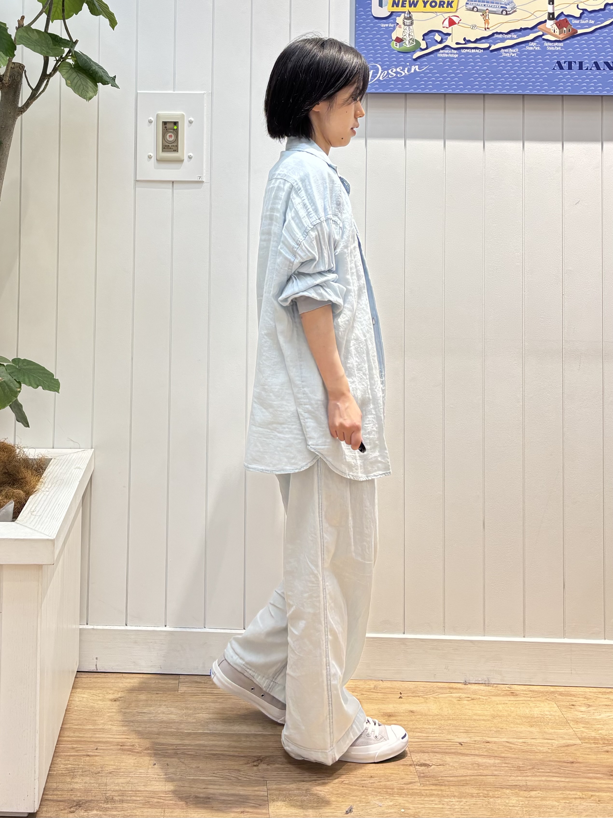 OKADAさんの「Dessin｜【セットアップ可/ウエストゴム】3.8オンスシアーデニムパンツ」を使ったコーディネート