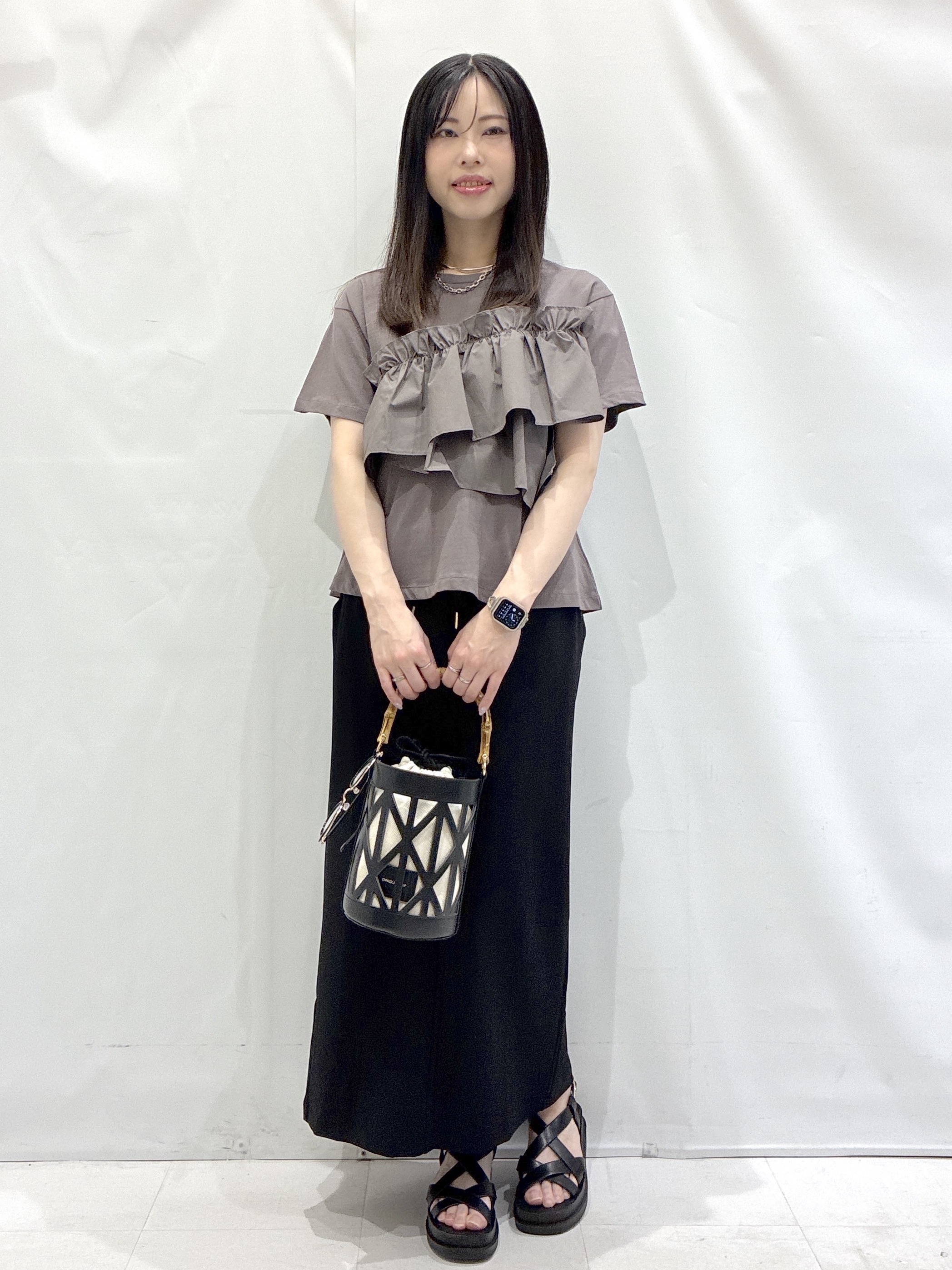 komaさんの「OPAQUE.CLIP｜【接触冷感】アシメフリルドッキングカットソー《洗濯機OK》」を使ったコーディネート