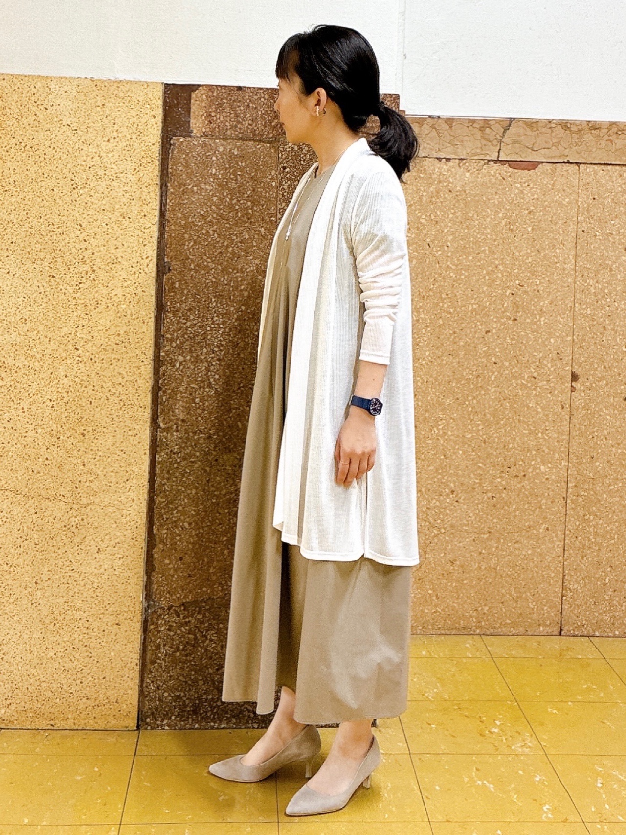 hattoriさんの「INDIVI｜【洗える／アンサンブル可能】シアーストライプカーディガン」を使ったコーディネート