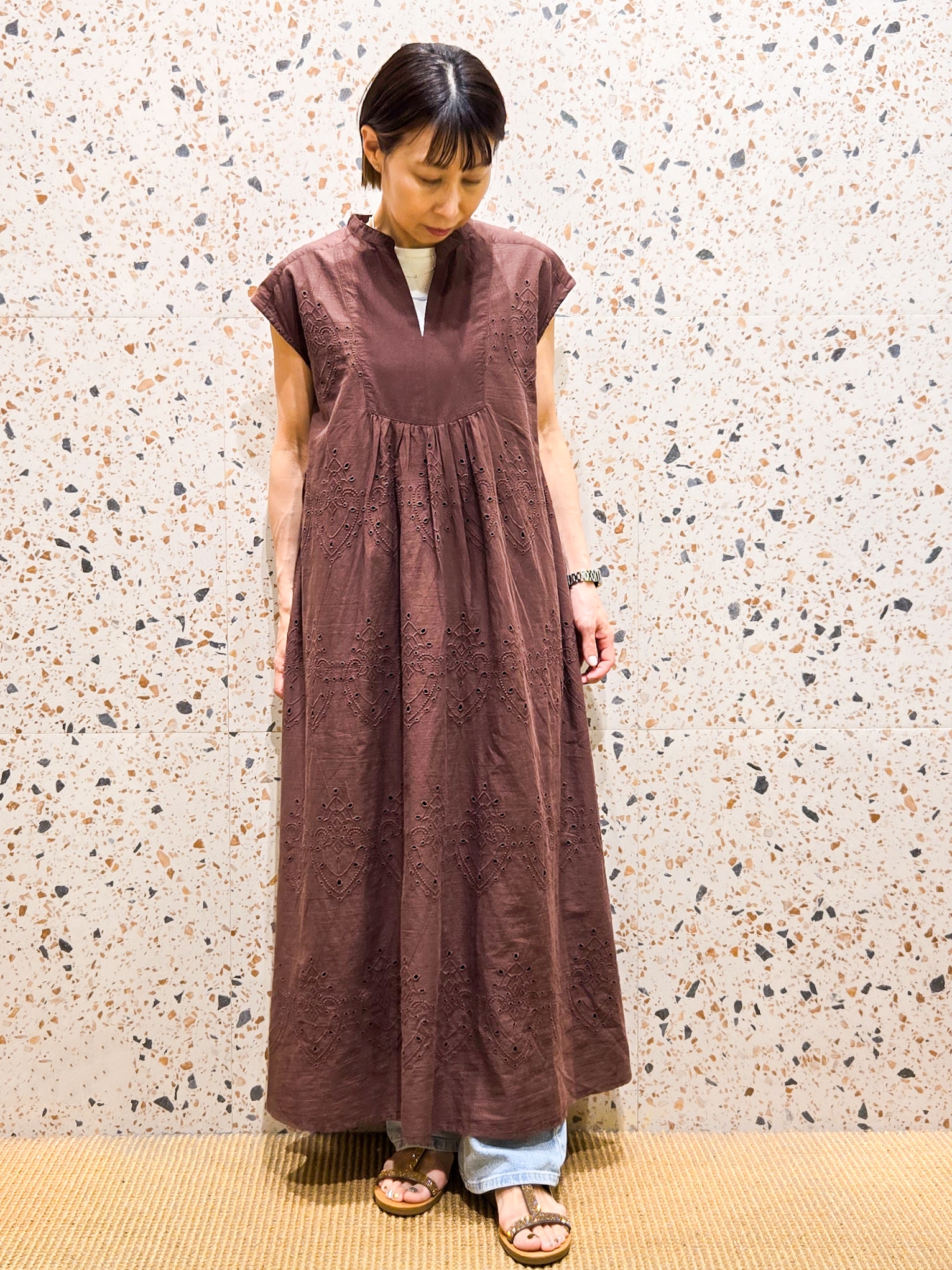 yoshimiさんの「OPAQUE.CLIP｜アイレットレース刺繍ワンピース【洗える】」を使ったコーディネート