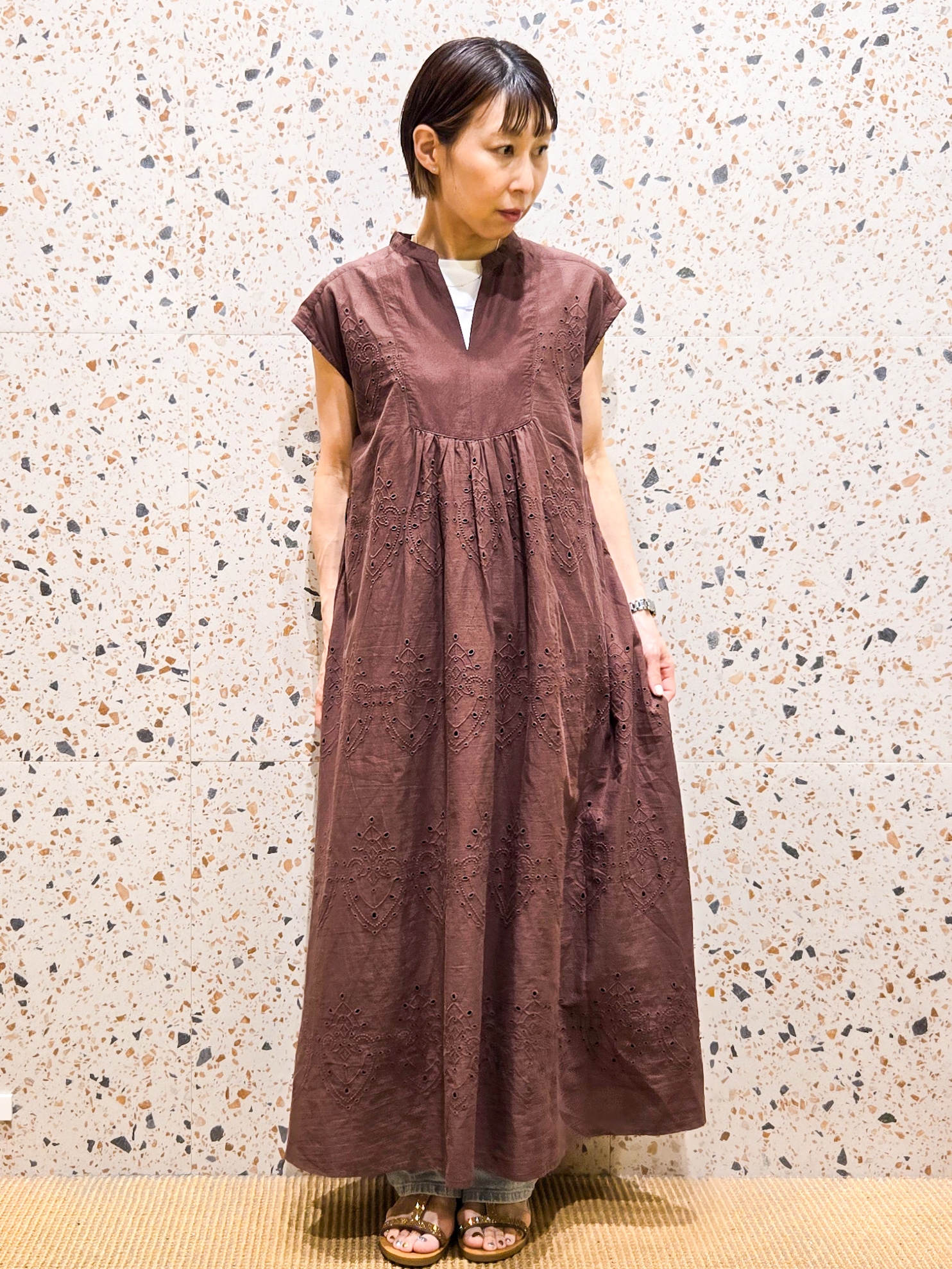 yoshimiさんの「OPAQUE.CLIP｜アイレットレース刺繍ワンピース【洗える】」を使ったコーディネート