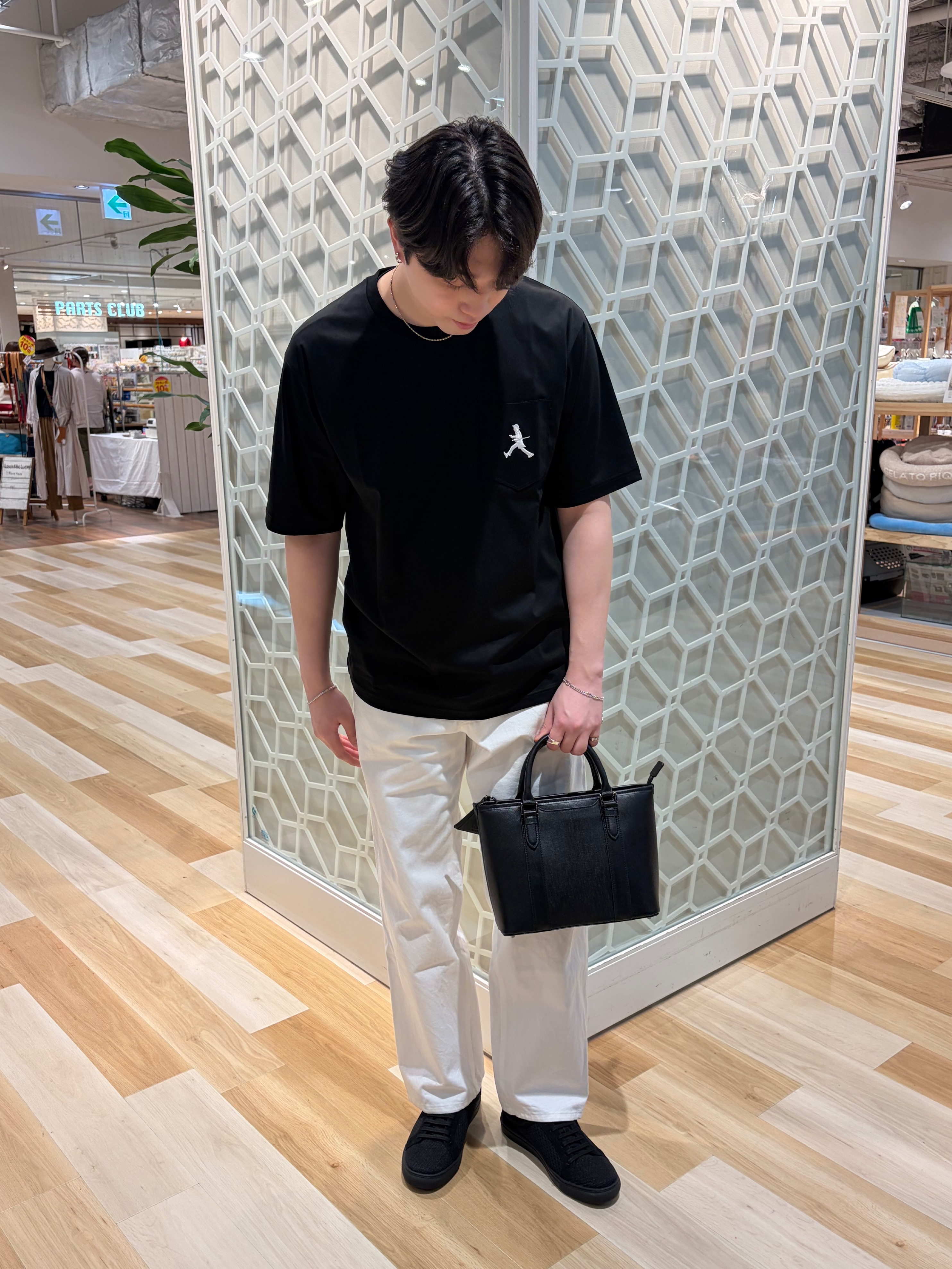 ふみふみさんの「TAKEO KIKUCHI｜【BOWLER HAT LABEL】アイスクリアコットンボーラーハットウォーカー 半袖ポケT」を使ったコーディネート
