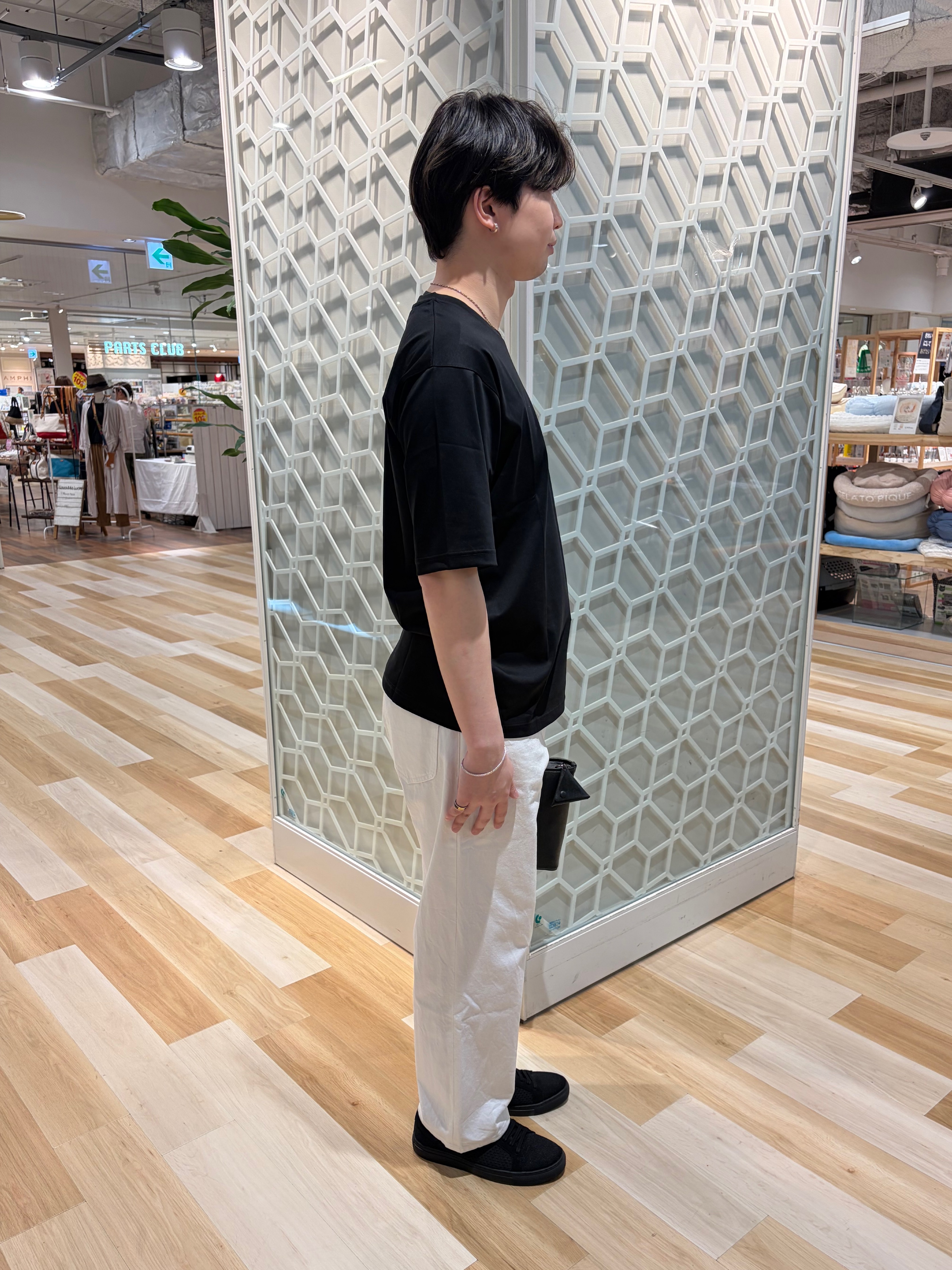 ふみふみさんの「TAKEO KIKUCHI｜【BOWLER HAT LABEL】アイスクリアコットンボーラーハットウォーカー 半袖ポケT」を使ったコーディネート