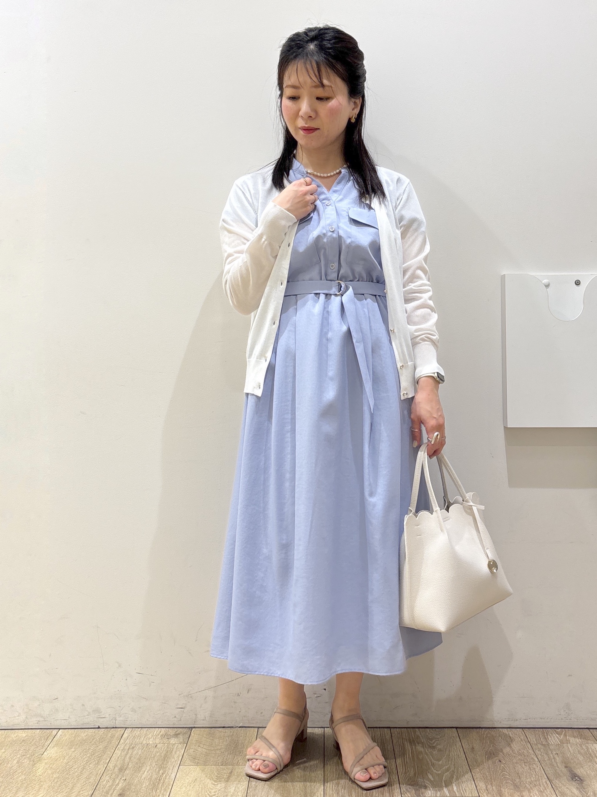 mameさんの「index｜【接触冷感】ビジューボタンカーディガン《抗ピリング／洗濯機OK》」を使ったコーディネート