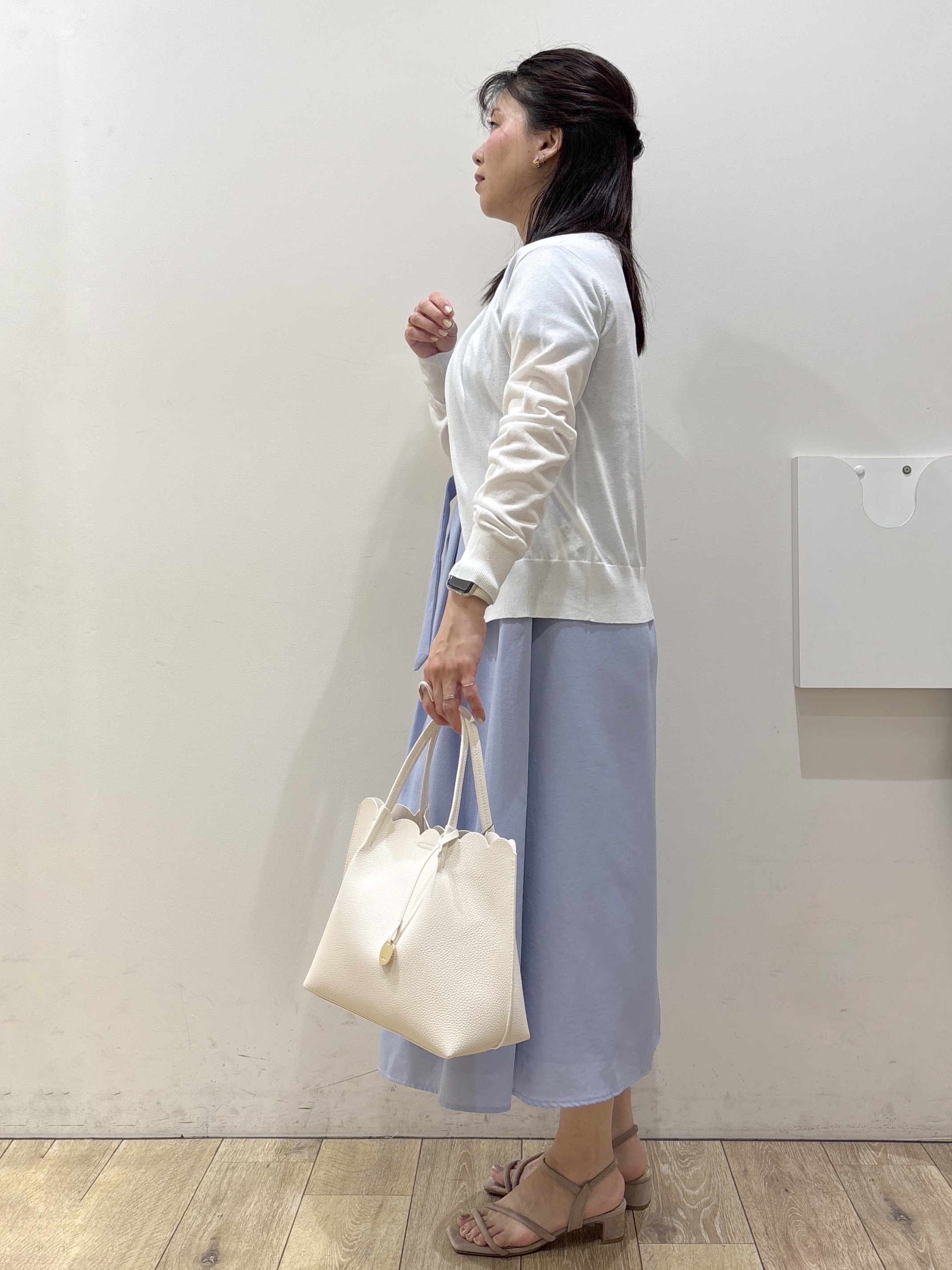 mameさんの「index｜【接触冷感】ビジューボタンカーディガン《抗ピリング／洗濯機OK》」を使ったコーディネート