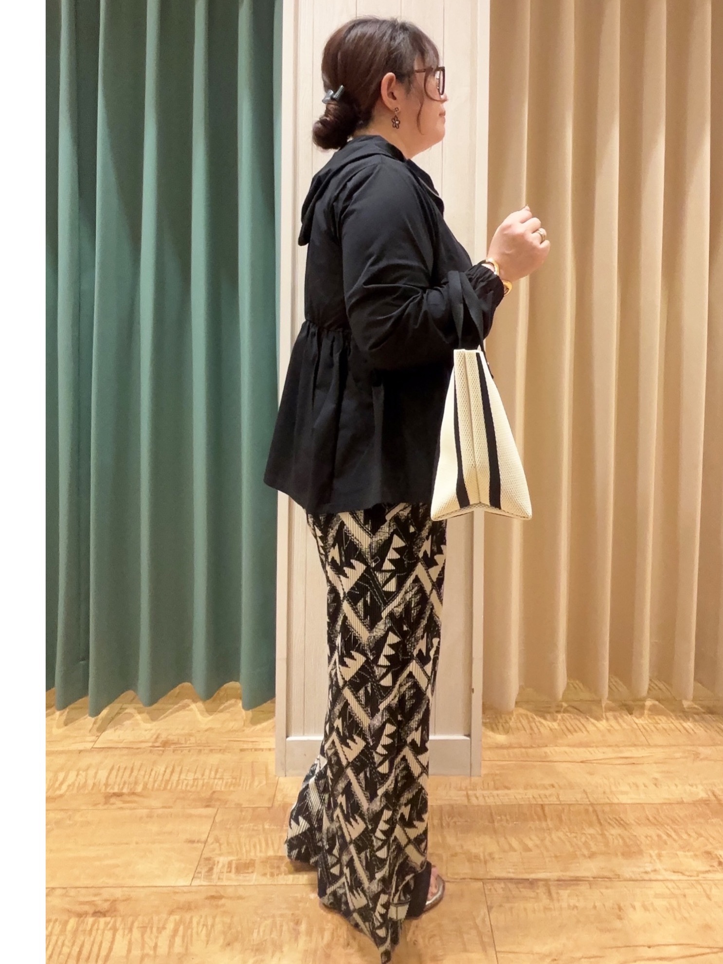 タガさんの「SHOO･LA･RUE｜【S-LL/体型カバー】日焼け対策にも女性らしさを UVカットペプラムパーカ」を使ったコーディネート