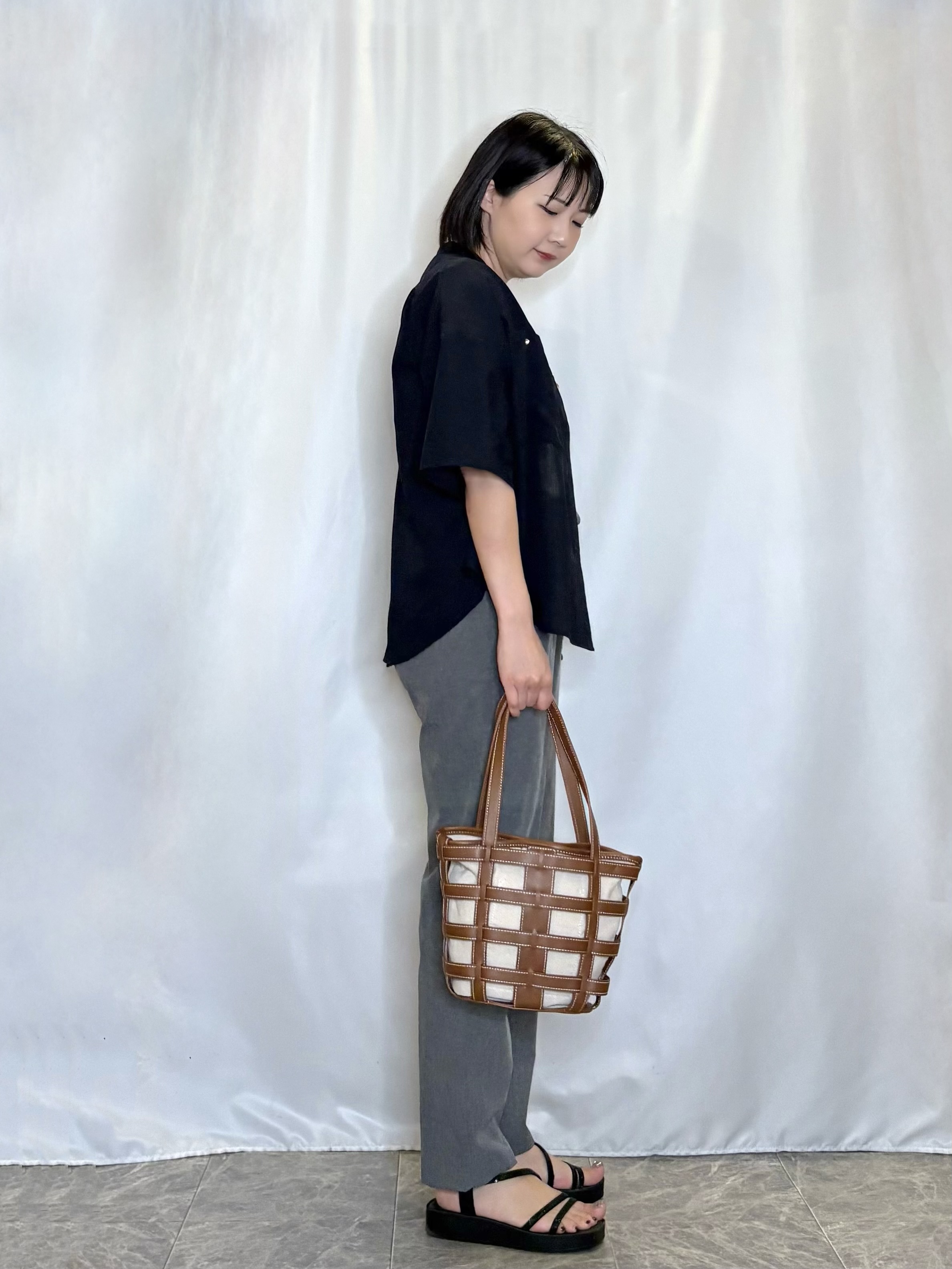 ネリさんの「SHOO･LA･RUE｜【洗濯機可/S-LL】大人の抜け感 ゆるっと5分袖シャツ」を使ったコーディネート