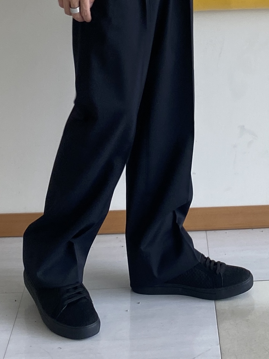 石井友也さんの「TAKEO KIKUCHI｜【BOWLER HAT LABEL】アイスクリアコットン ラッキーセブン 半袖Tシャツ」を使ったコーディネート