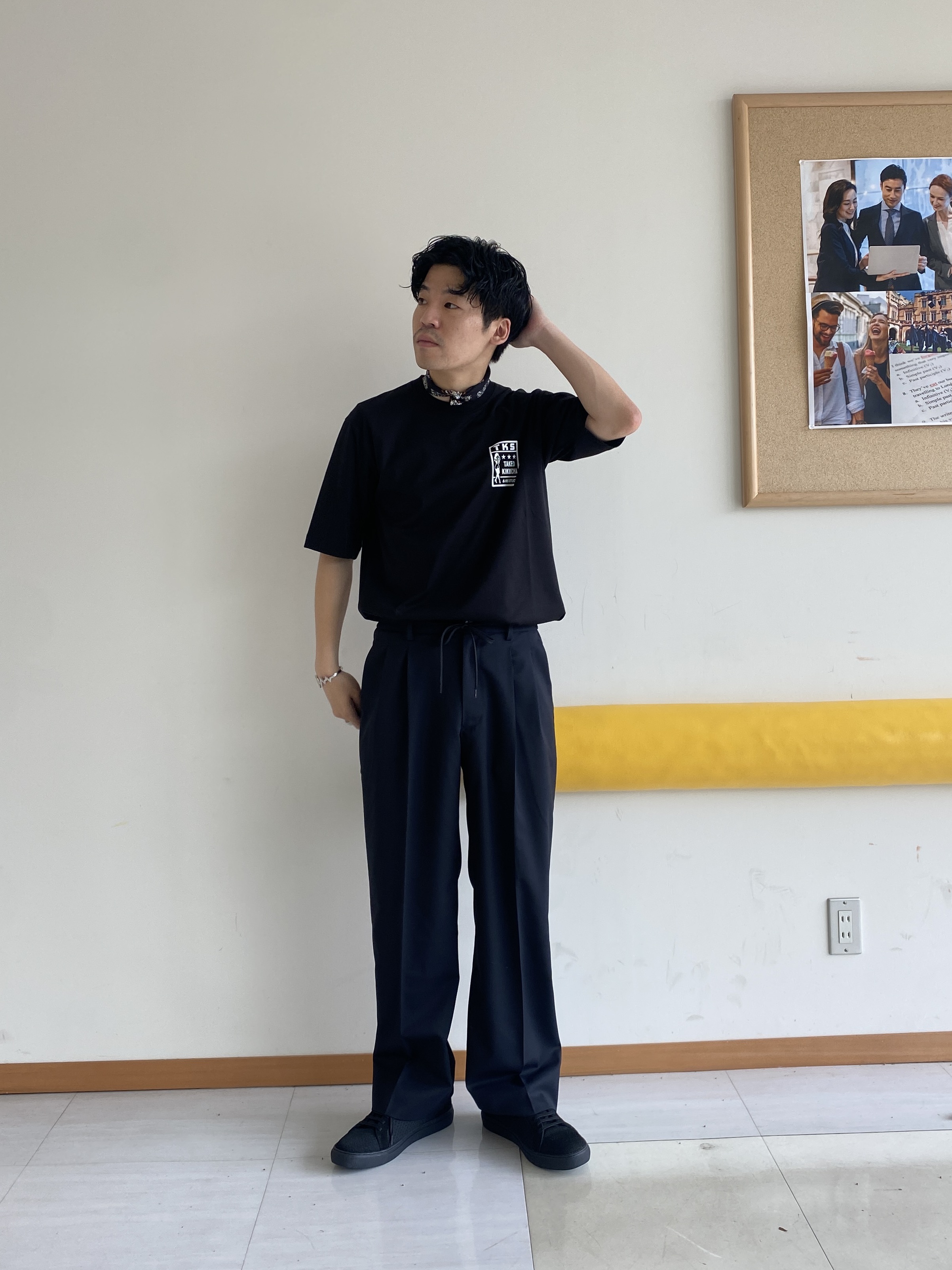 石井友也さんの「TAKEO KIKUCHI｜【BOWLER HAT LABEL】アイスクリアコットン ラッキーセブン 半袖Tシャツ」を使ったコーディネート
