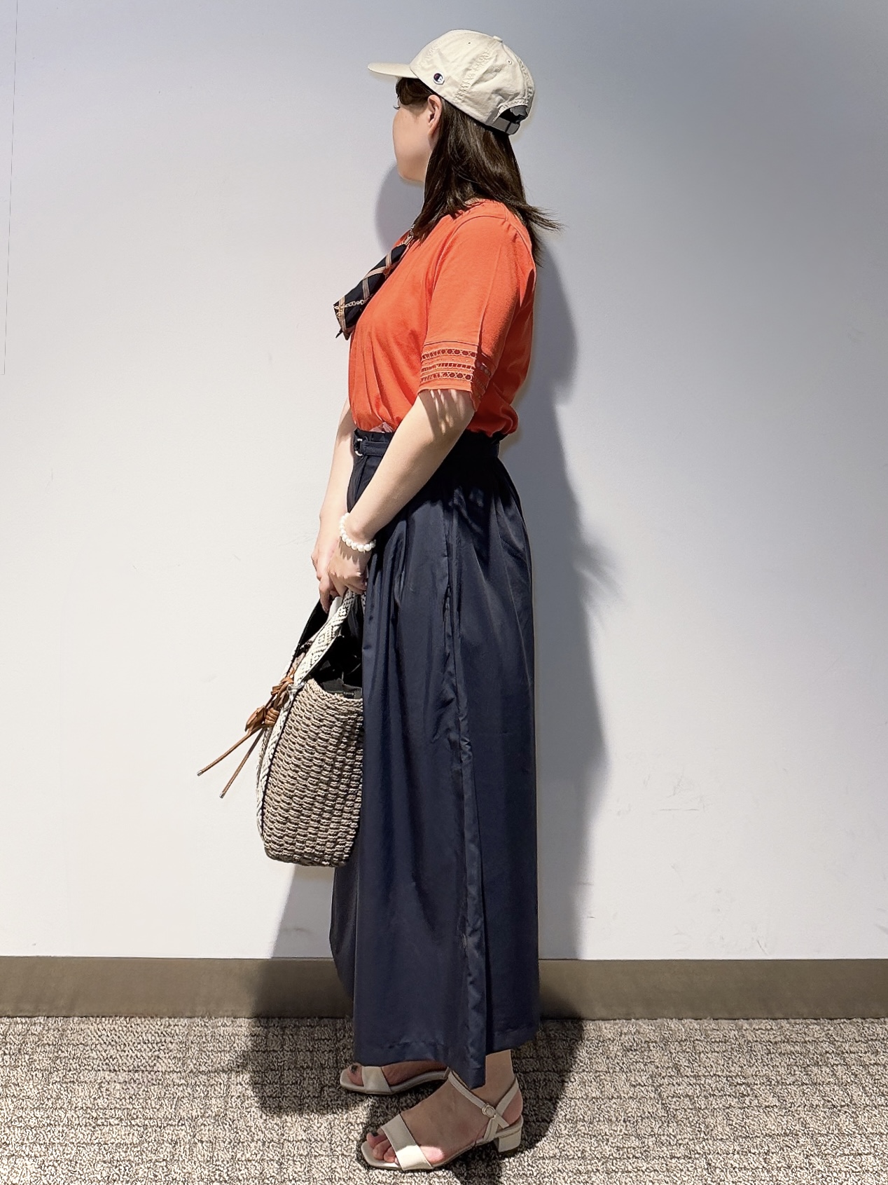 みーさんの「grove｜【二の腕カバー/UV】袖口透かし刺繍Tシャツ」を使ったコーディネート