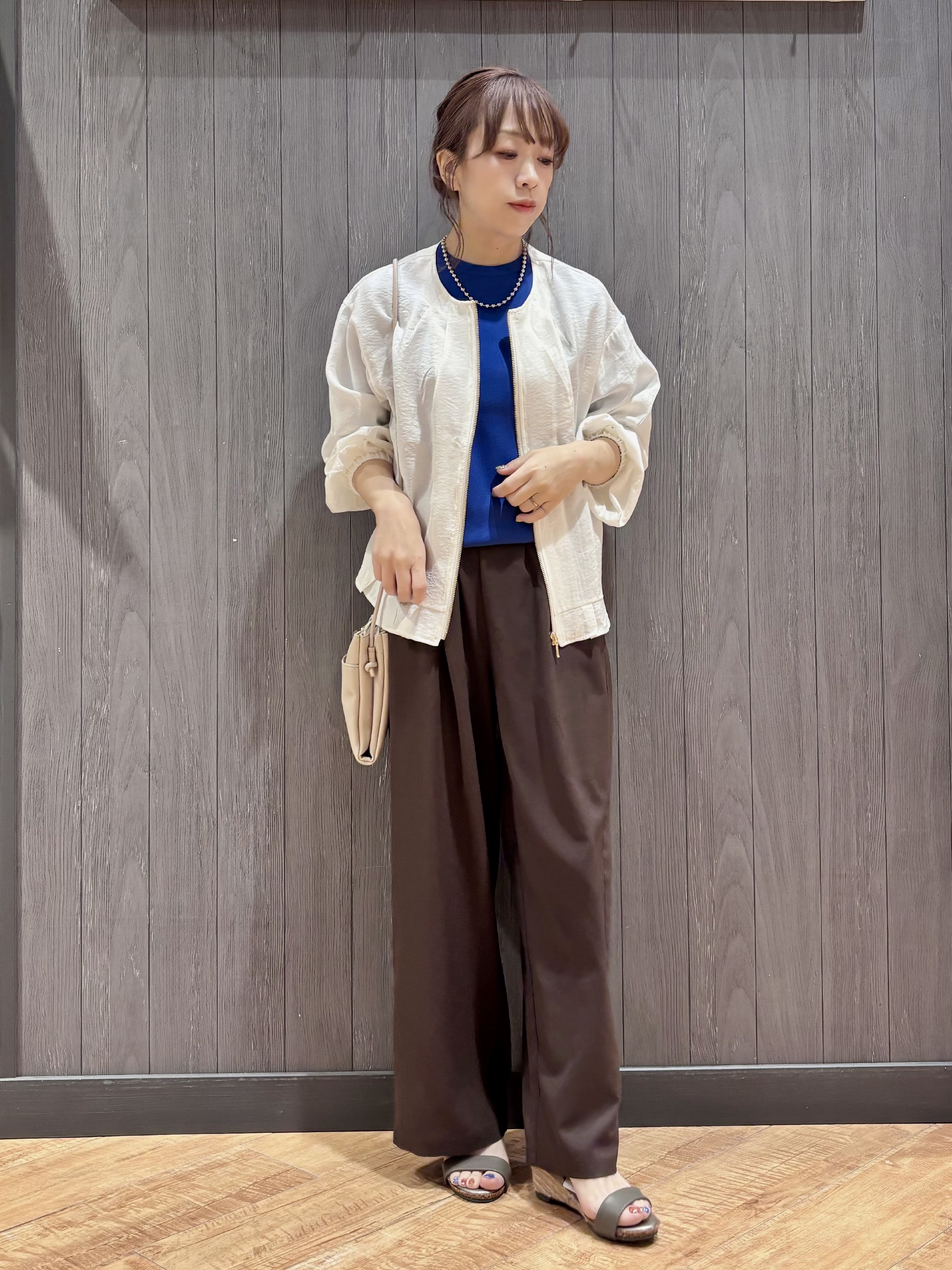 meiさんの「SHOO･LA･RUE｜【毎日洗える/S-LL/UV】上半身すっきり 二の腕見せない5分袖ニット」を使ったコーディネート