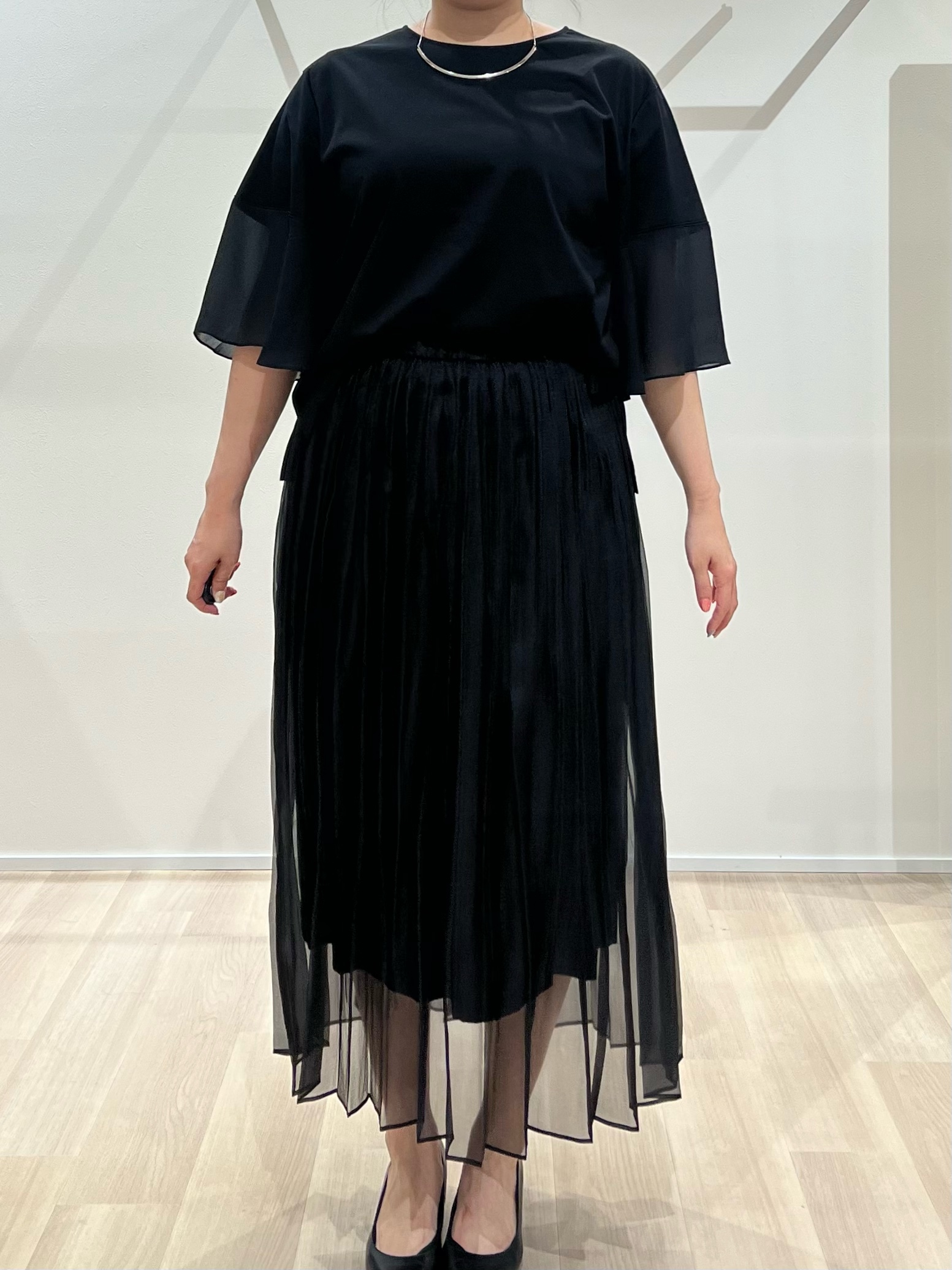 TOMOMIさんの「UNTITLED｜【洗える/華奢見え】袖シアープルオーバー」を使ったコーディネート