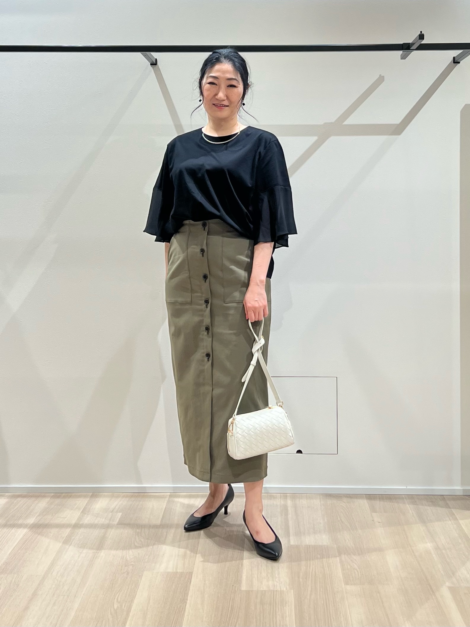 TOMOMIさんの「UNTITLED｜【洗える/華奢見え】袖シアープルオーバー」を使ったコーディネート