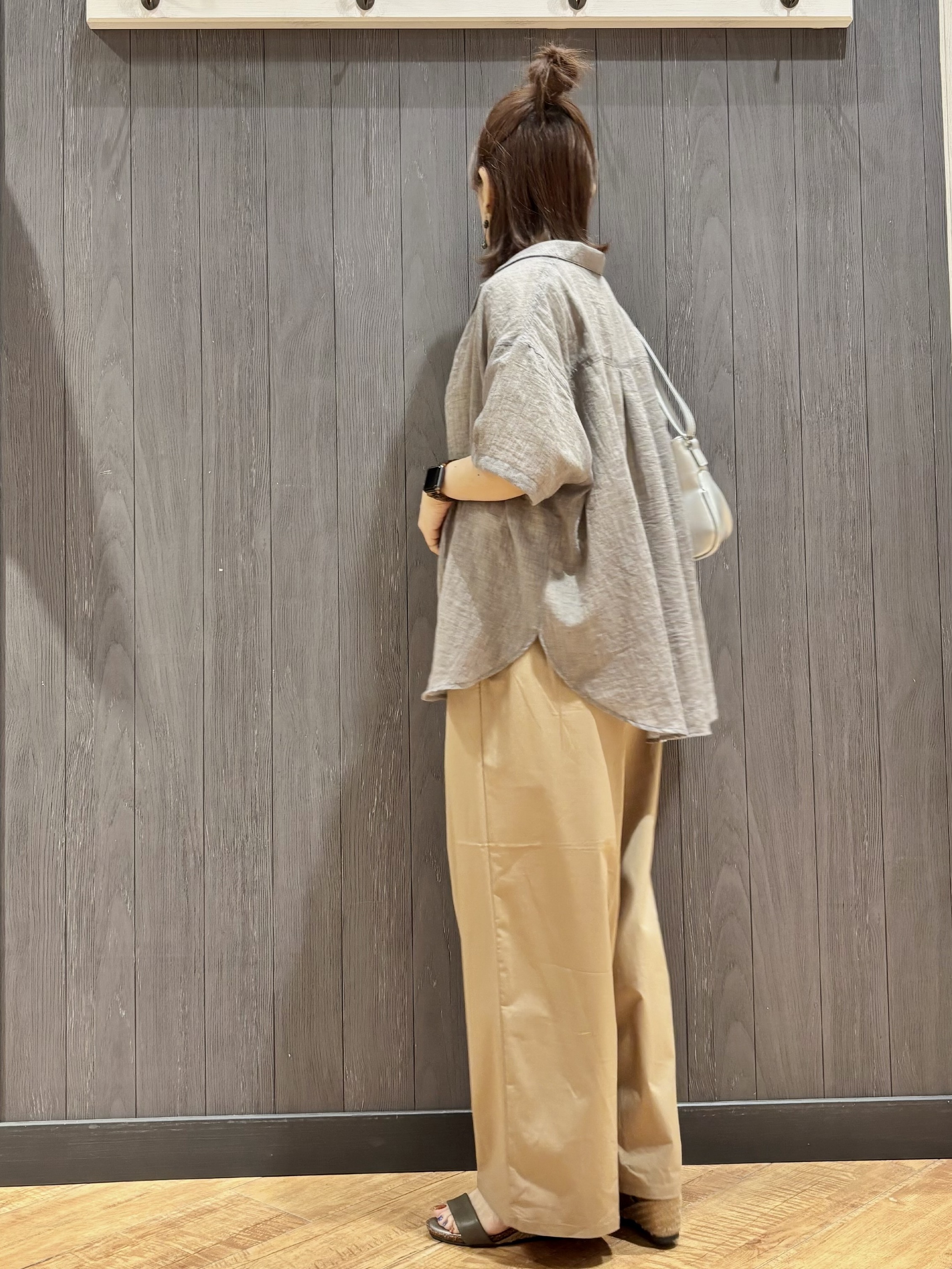 meiさんの「SHOO･LA･RUE｜【S-LL】ナチュラルに決まる 半袖シアーシャツジャケット」を使ったコーディネート