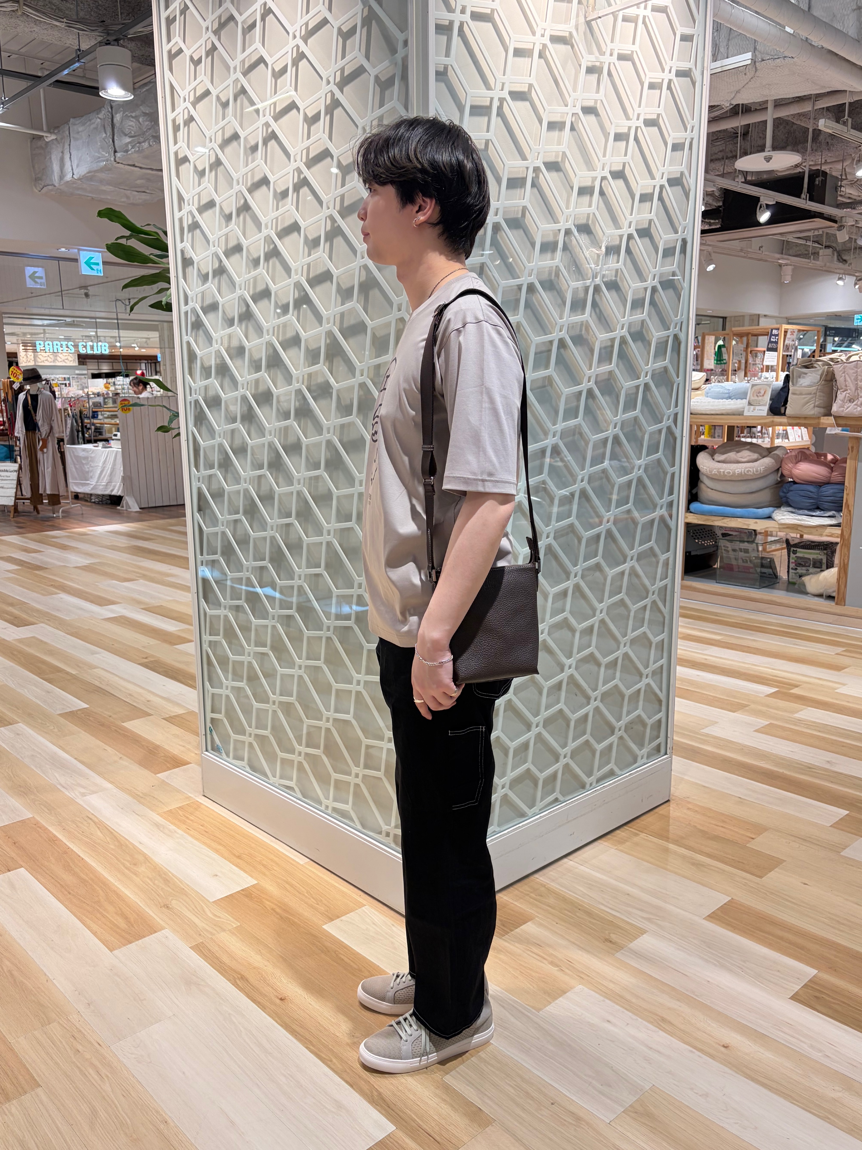 ふみふみさんの「TAKEO KIKUCHI｜【BOWLER HAT LABEL】アイスクリアコットン ワンストローク 半袖Tシャツ」を使ったコーディネート