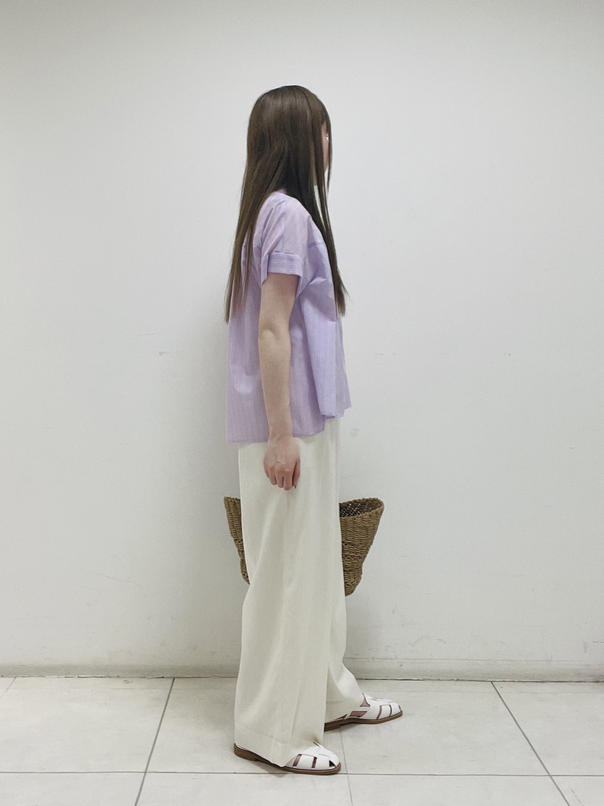 mさんの「INDIVI｜【洗える／軽やか】フリル衿ギャザーブラウス」を使ったコーディネート